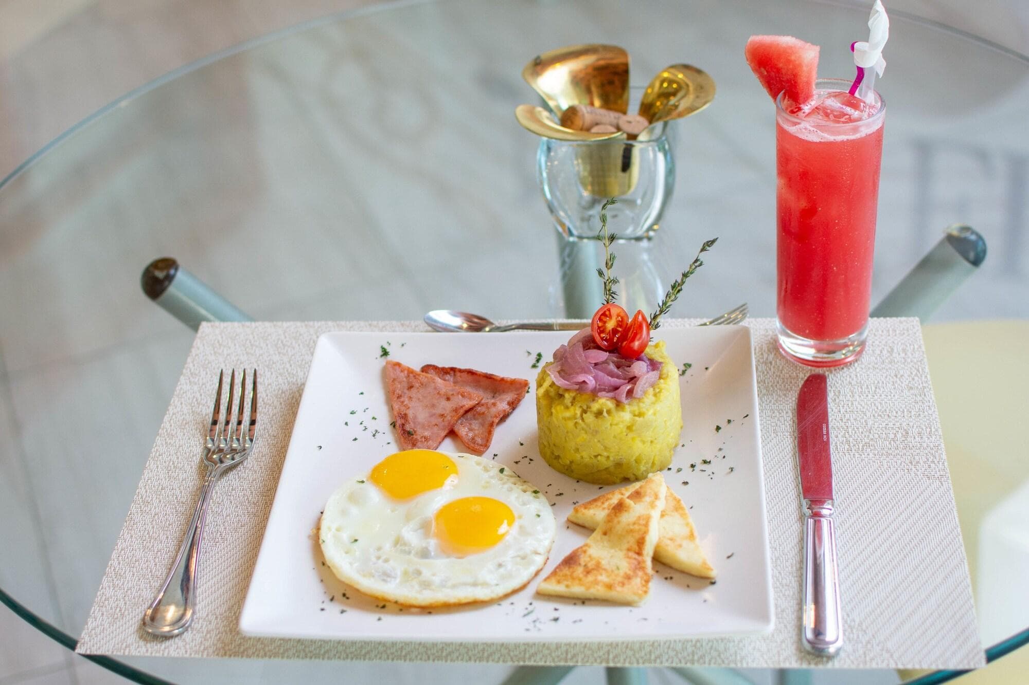 Alkquimia Hotel Lounge And Bar, Restaurant