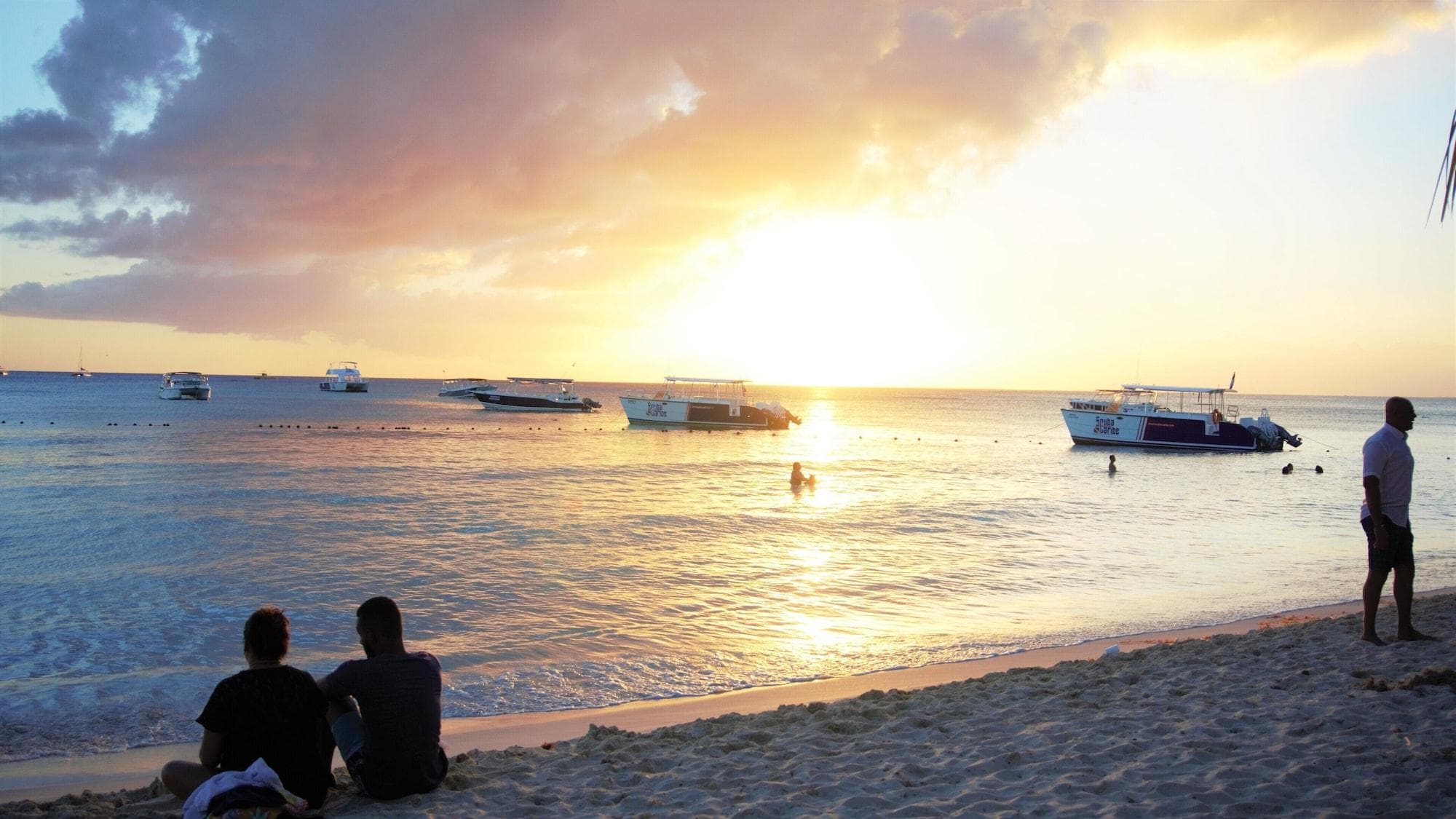 Alkquimia Hotel Lounge And Bar, Beach