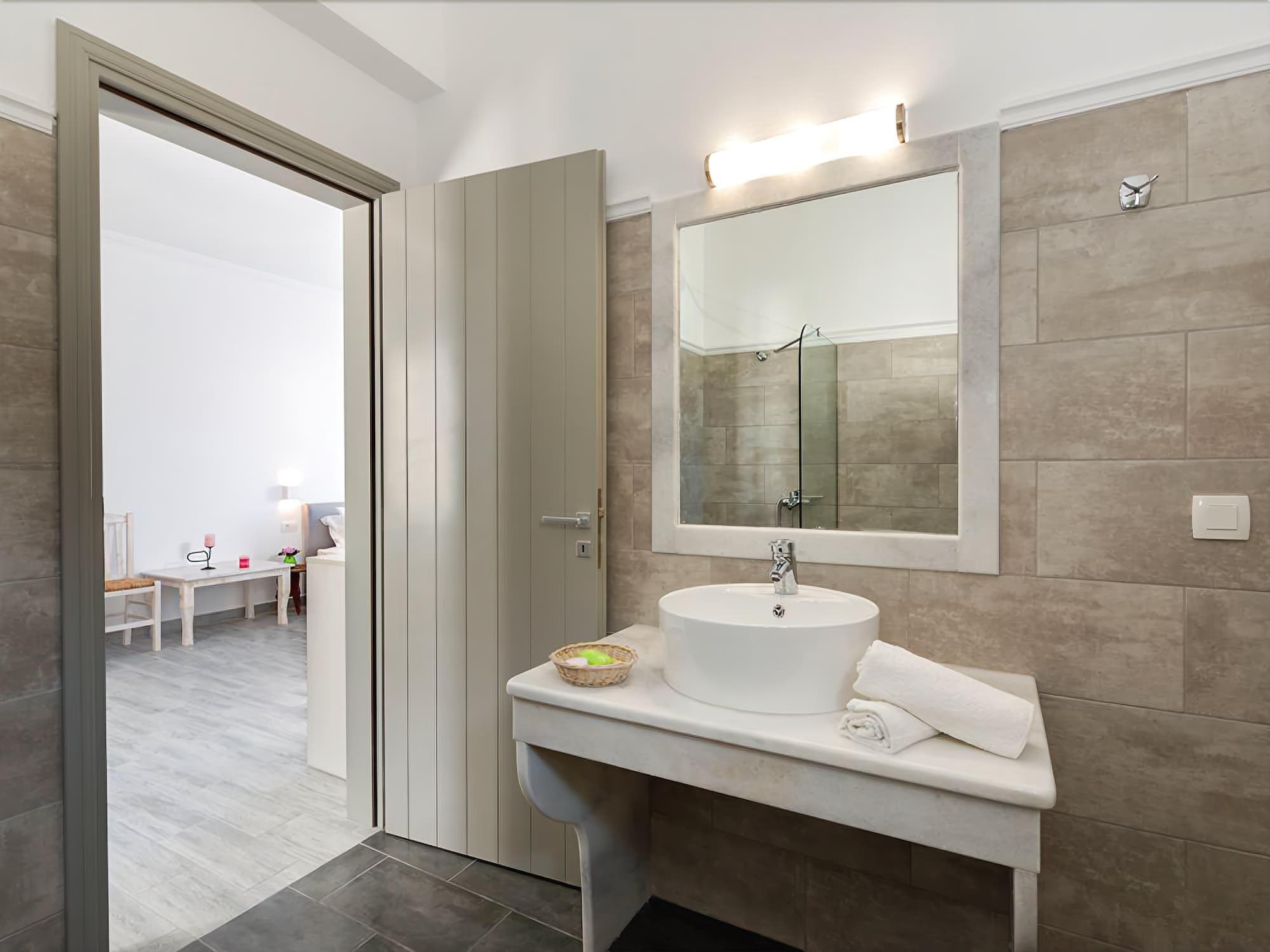 Casa Iphigenia, Room