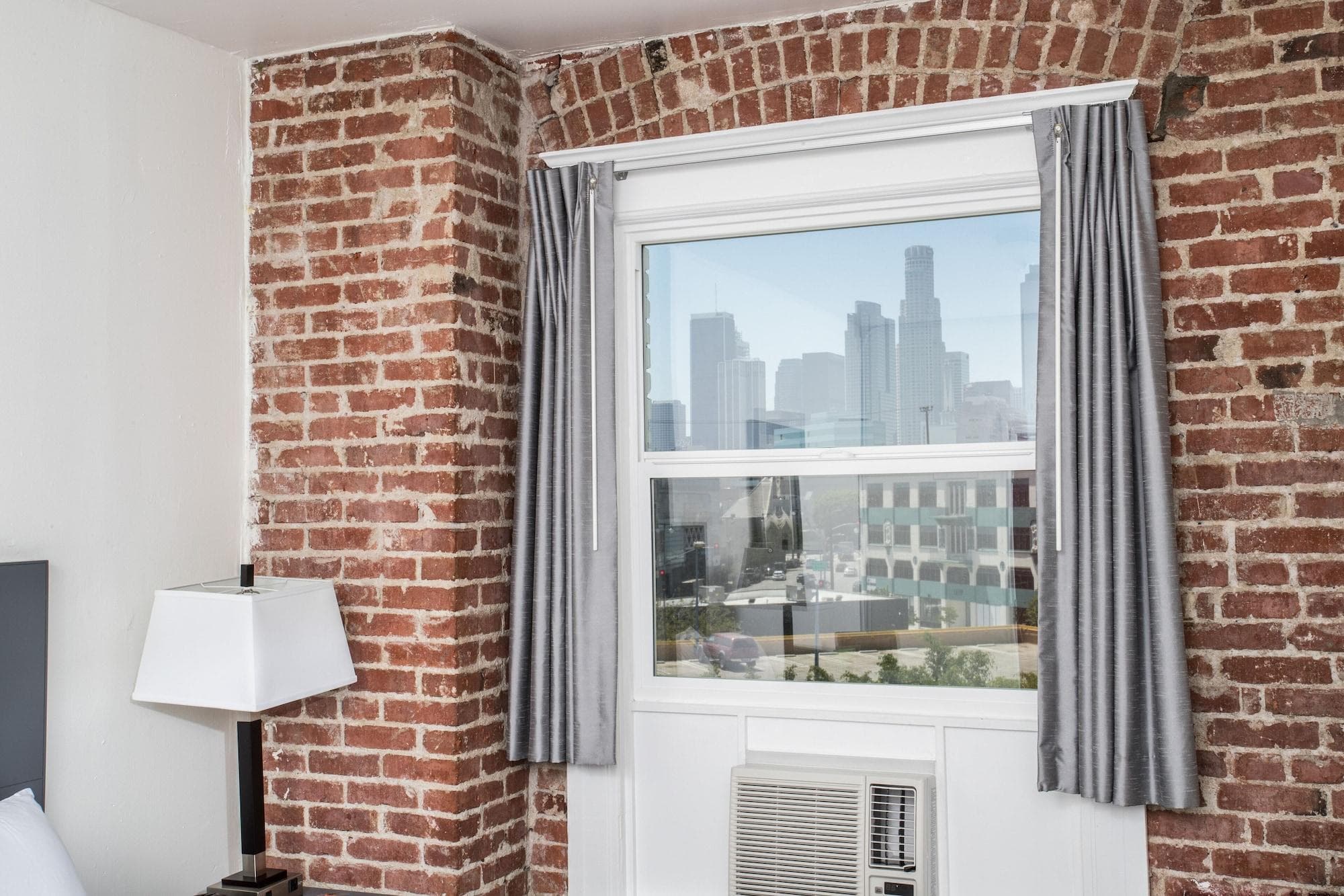 American Hotel Los Angeles, Lobby