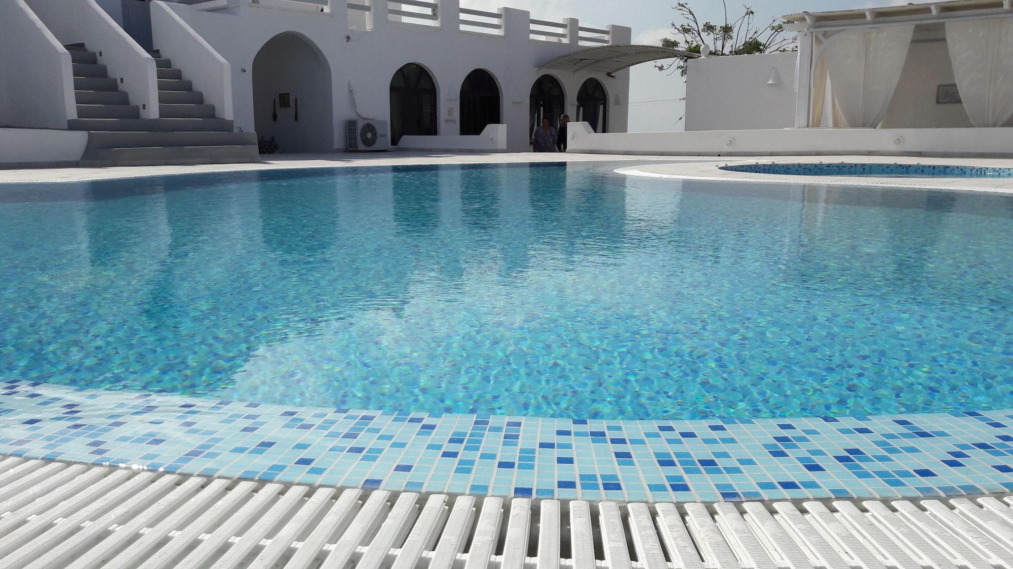 Villa Iliovasilema Santorini, Sports and Entertainment