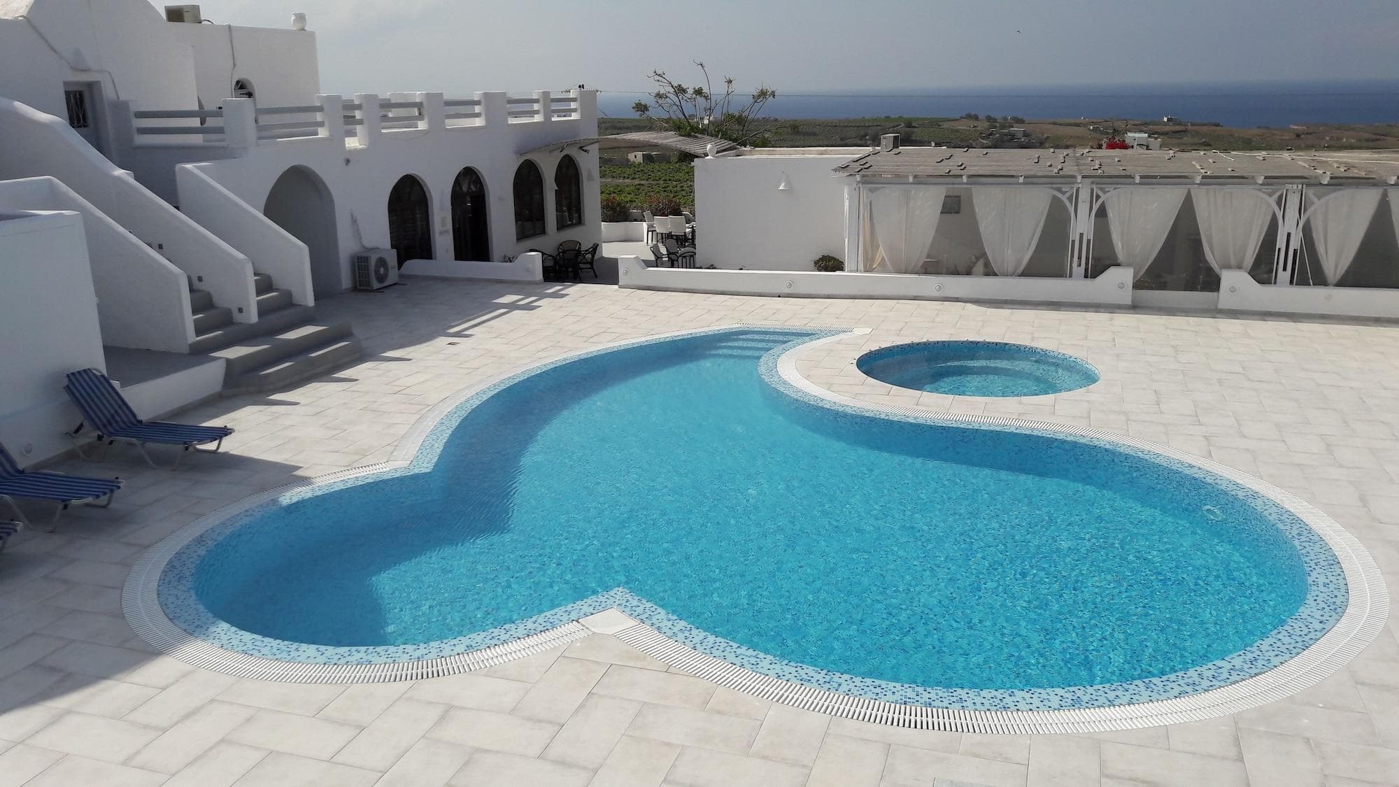 Villa Iliovasilema Santorini, Sports and Entertainment