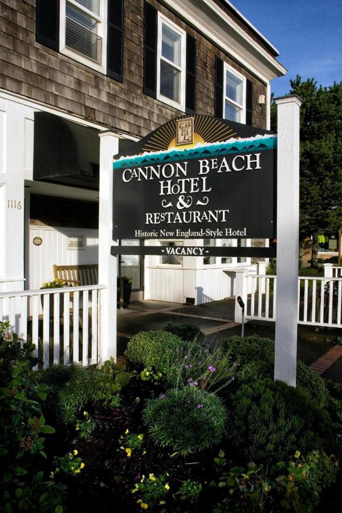 Cannon Beach Hotel, General view
