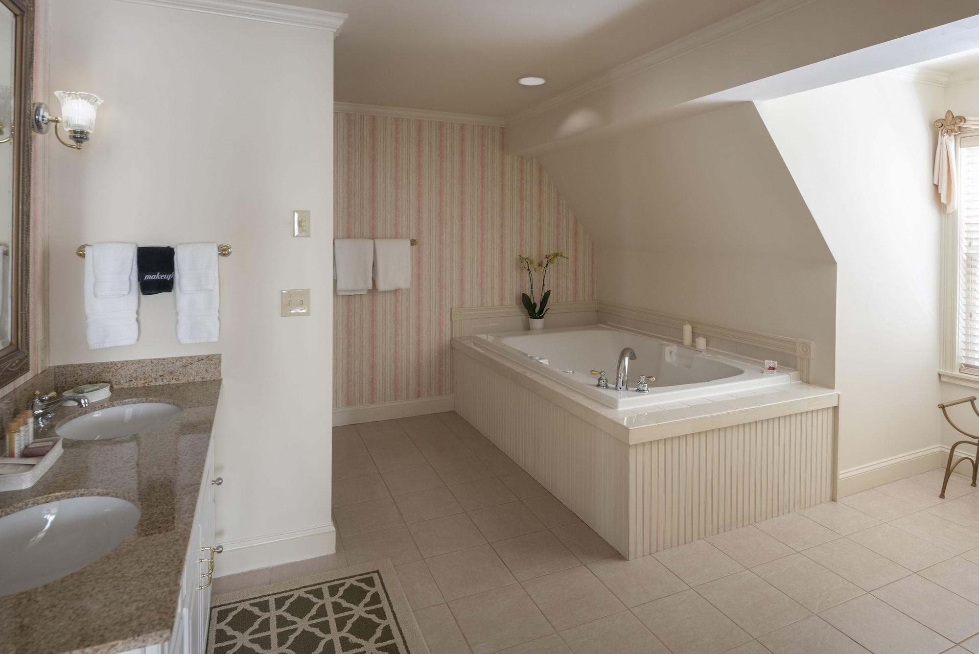 The Inn at Thorn Hill & Spa, Room