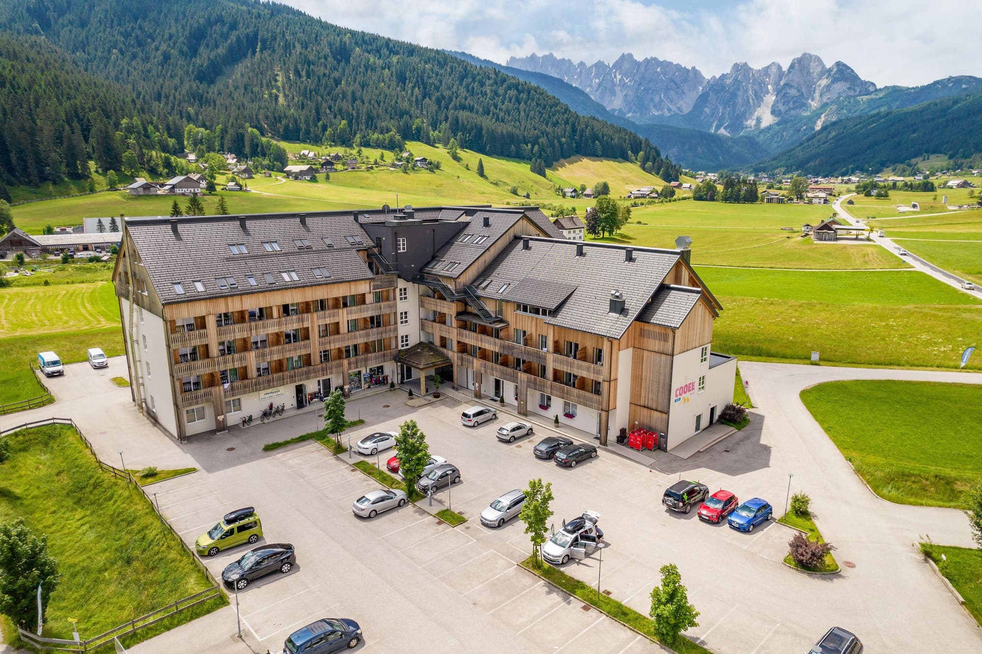 Cooee Alpin Hotel Dachstein, General view