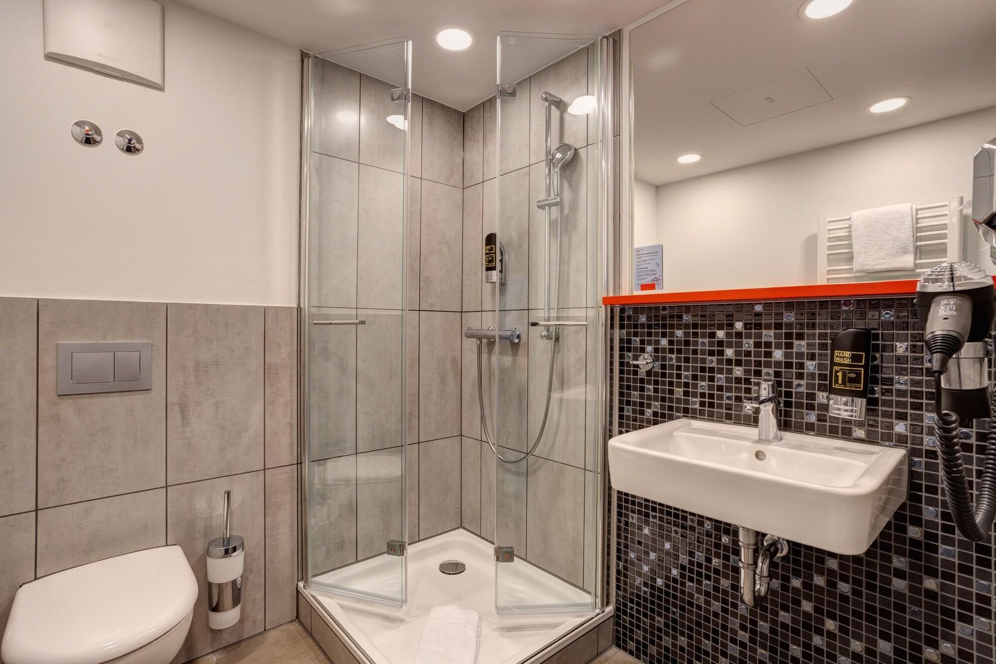 MEININGER Hotel München Olympiapark, Room