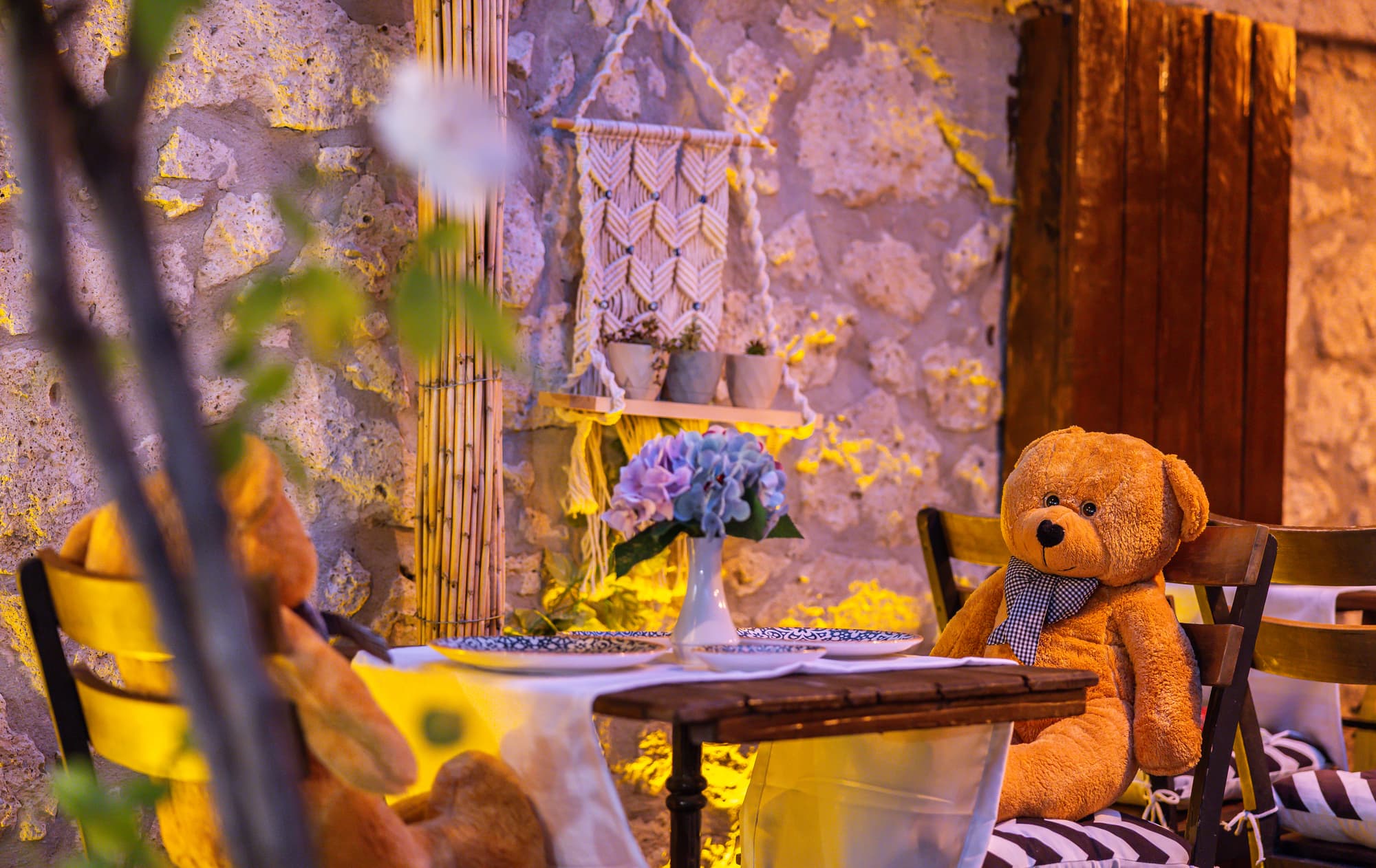 Livan Hotel Deluxe, Restaurant