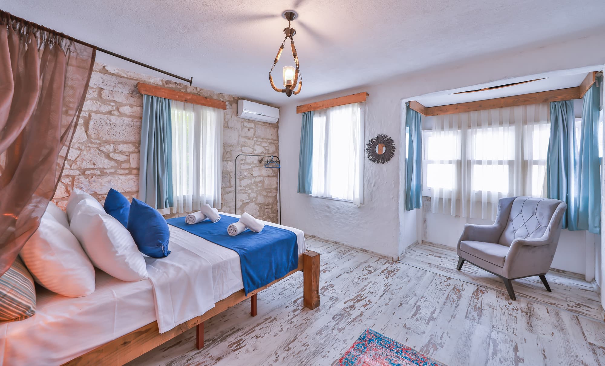 Livan Hotel Deluxe, Room