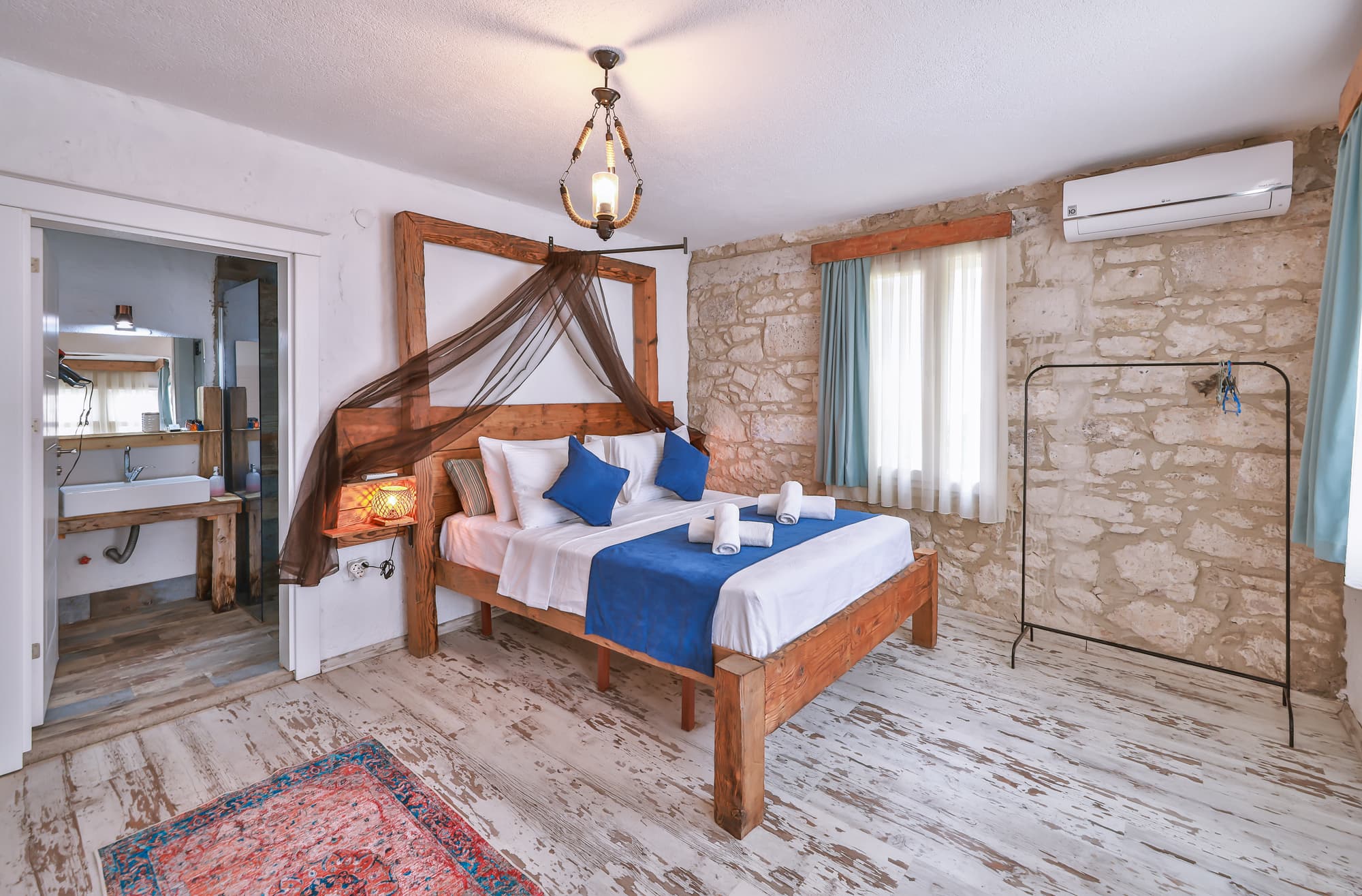 Livan Hotel Deluxe, Room