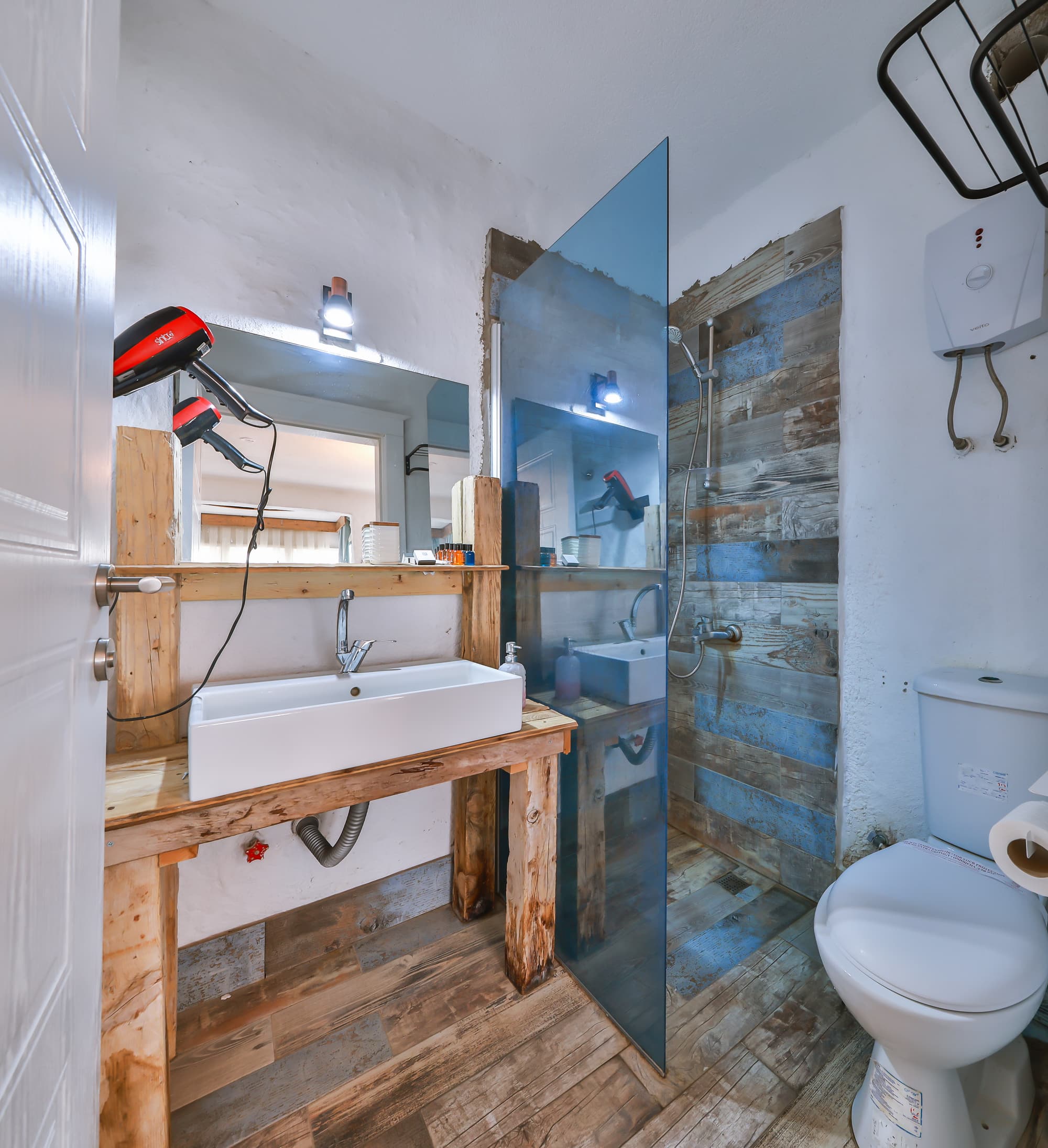 Livan Hotel Deluxe, Room