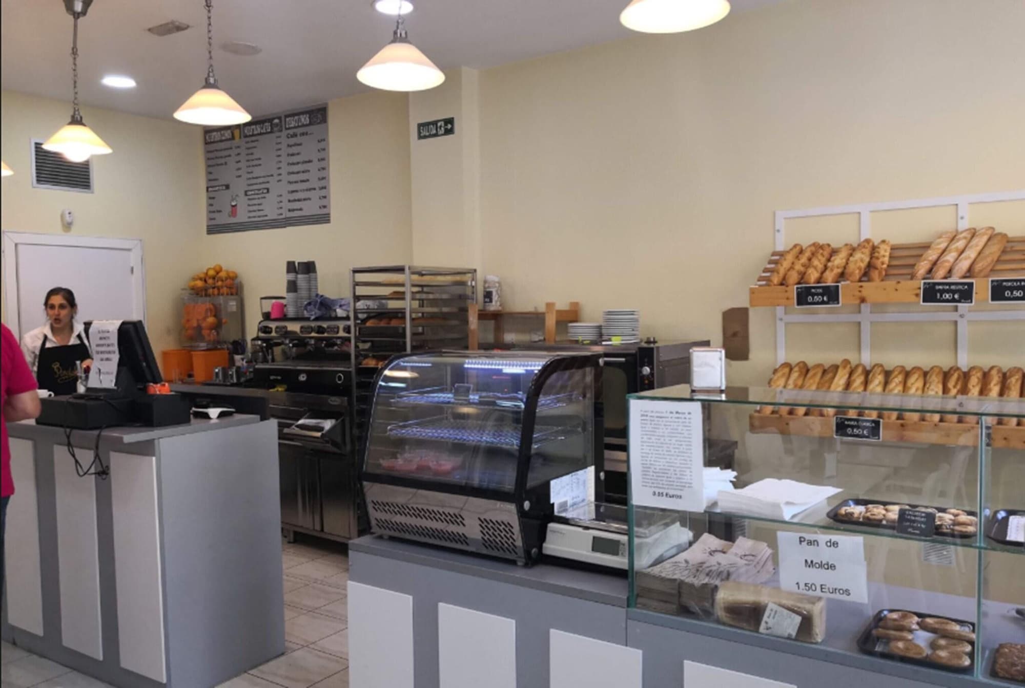 Hostal Golden Alcalá, Bar