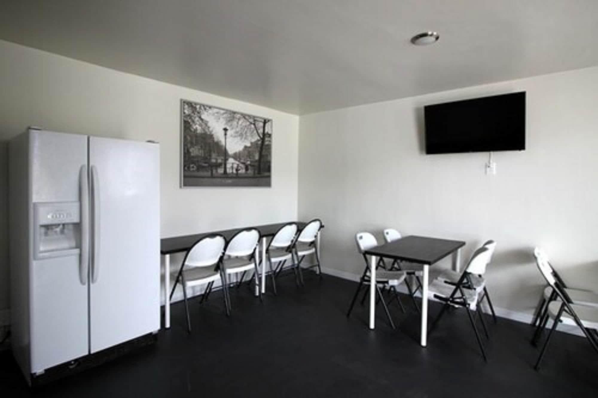 Sunrise Inn, Restaurant