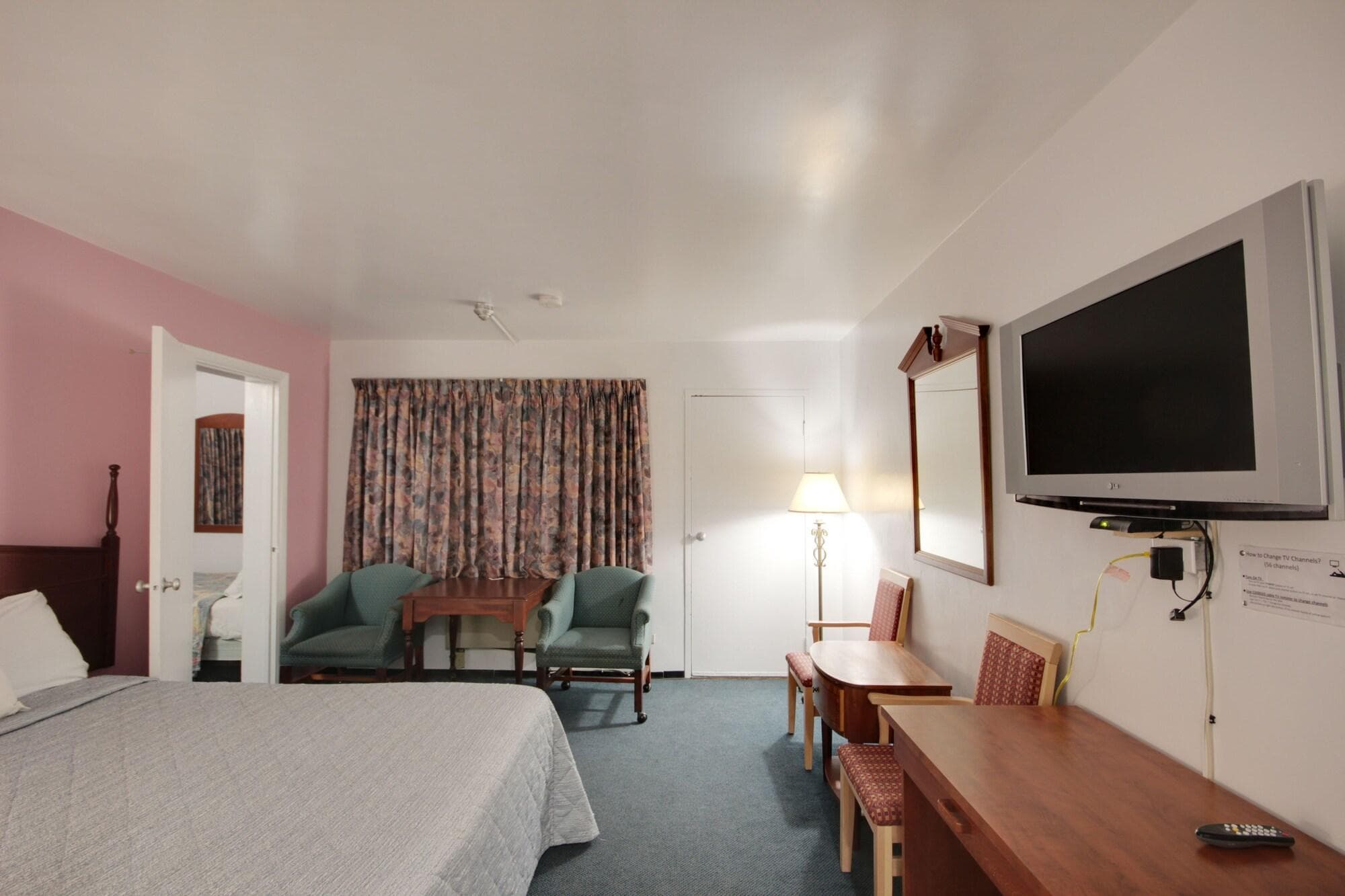 Sunrise Inn, Room