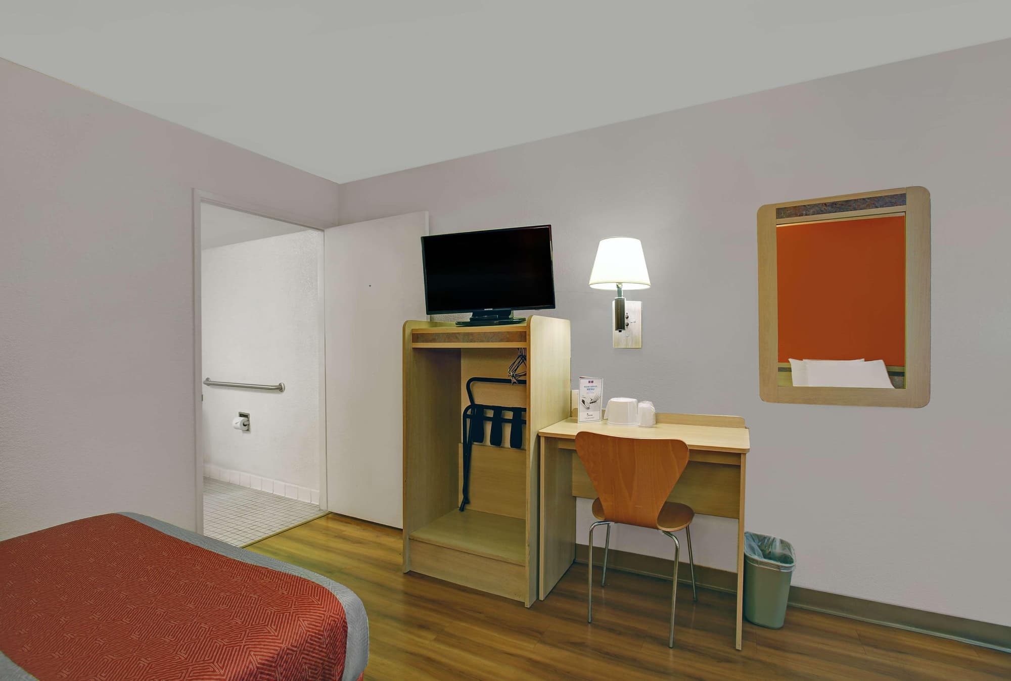 Super 8 by Wyndham Livermore, Room