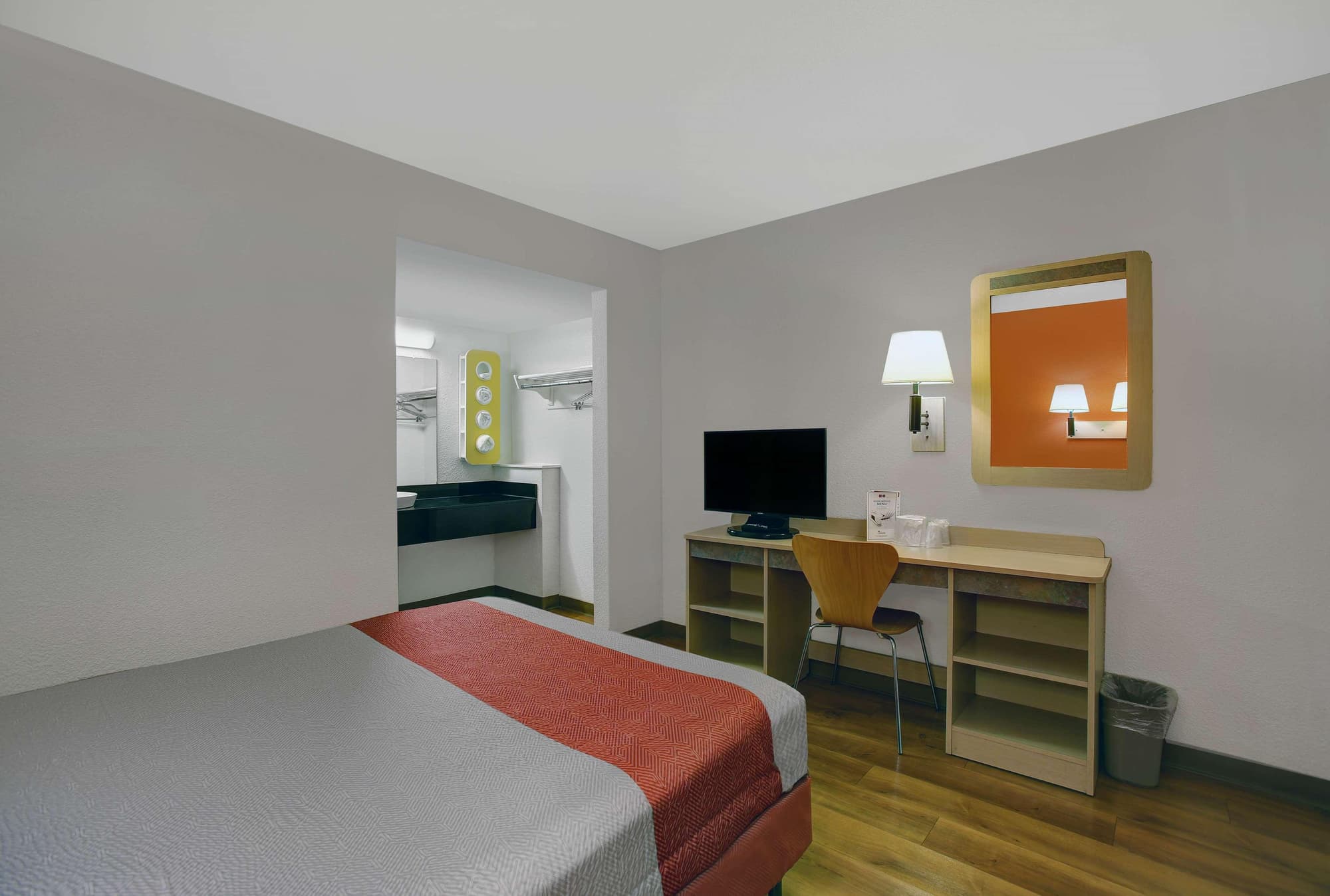 Super 8 by Wyndham Livermore, Room