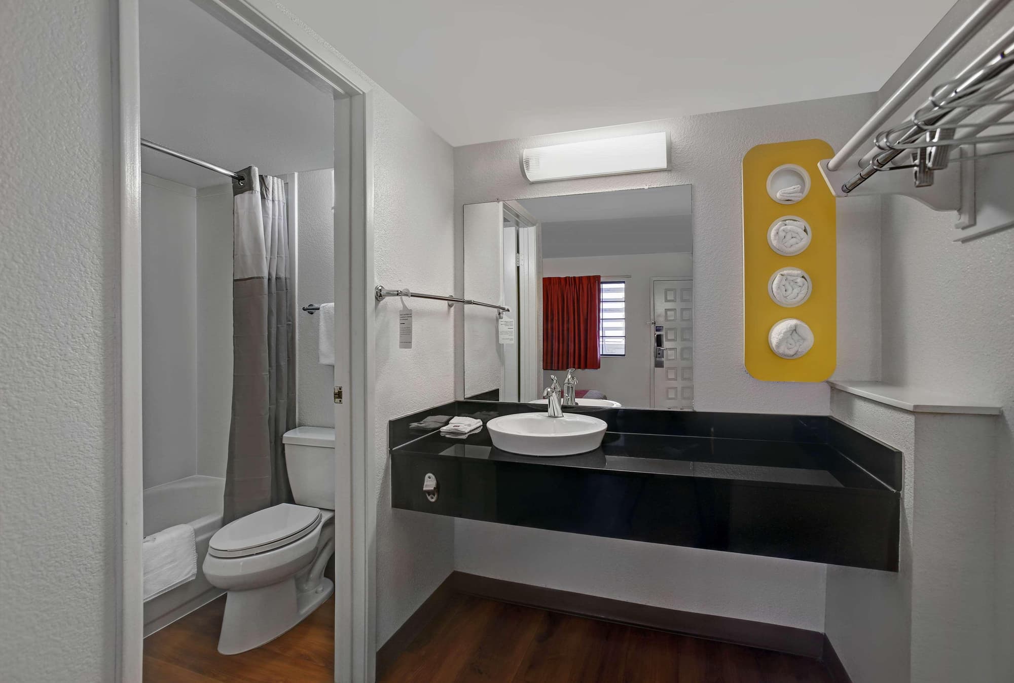 Super 8 by Wyndham Livermore, Room