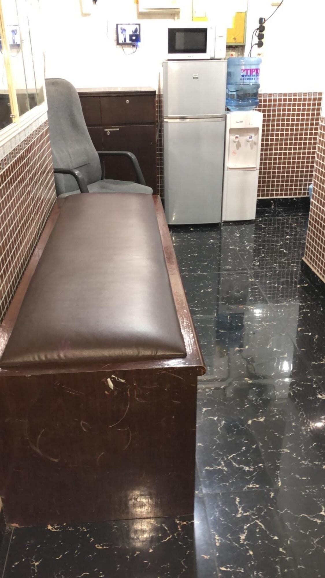 Taj Super Deluxe, Lobby