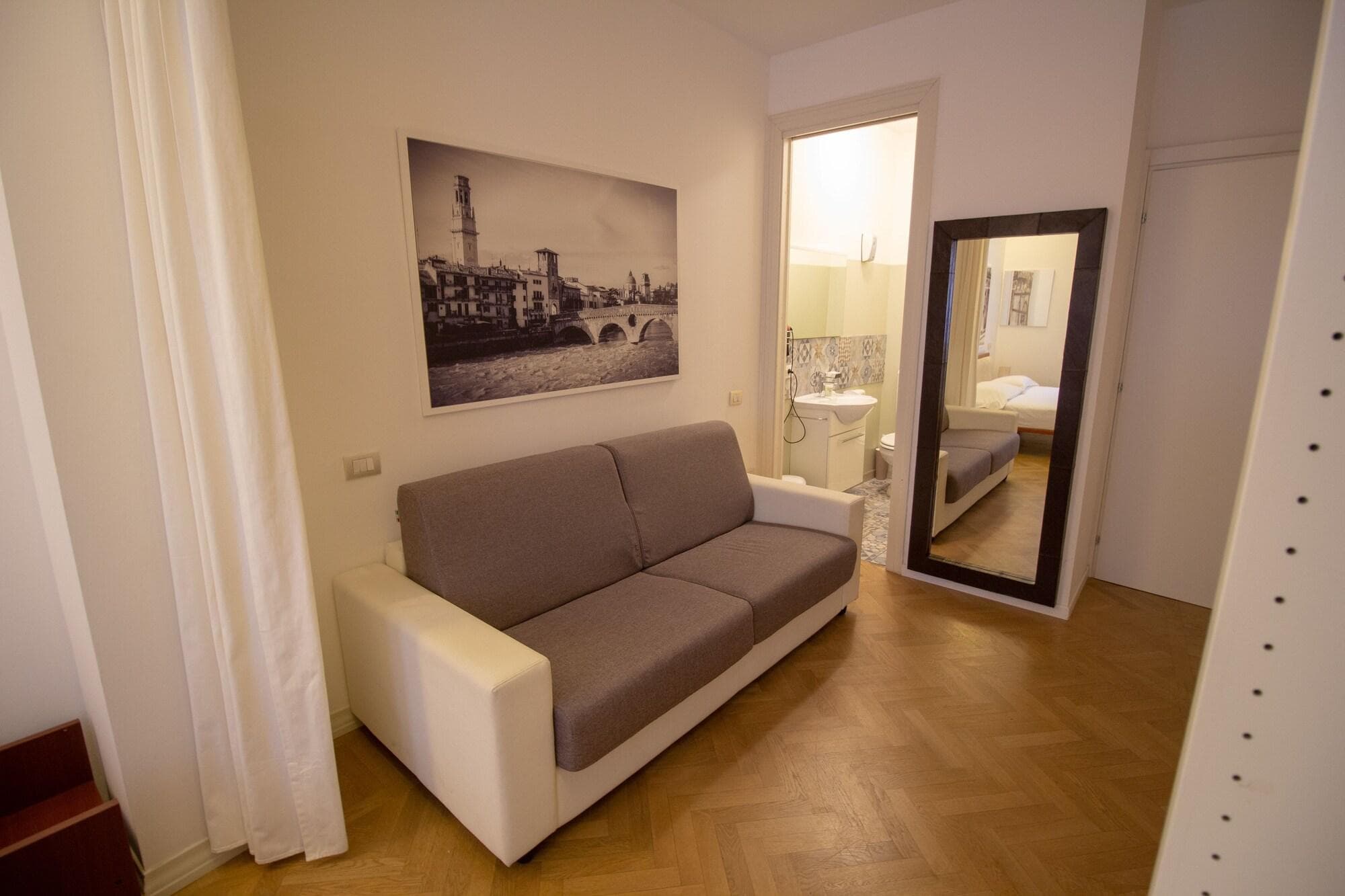 Room Verona Ai Duchi, Room