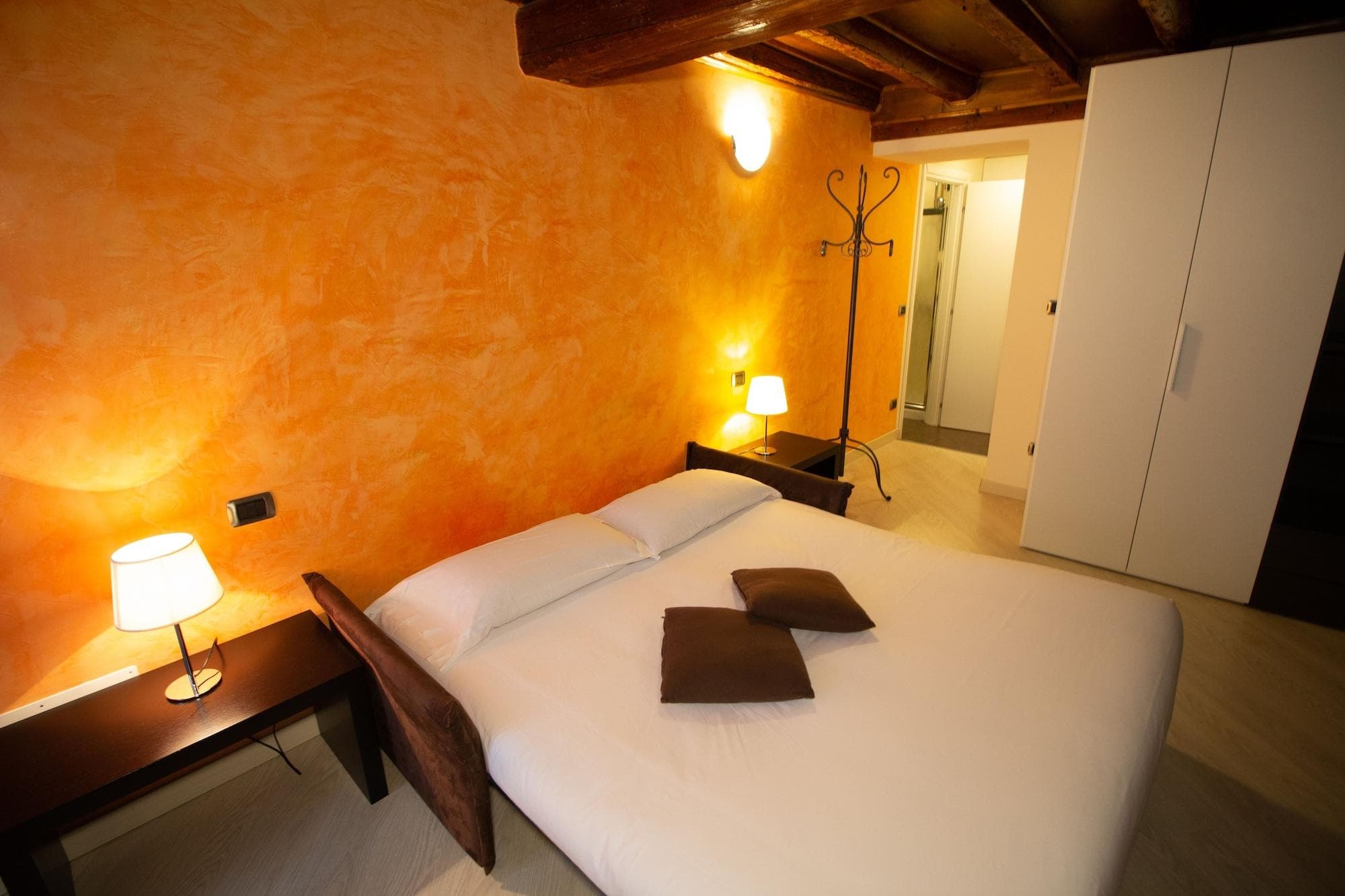 Room Verona Ai Duchi, Room