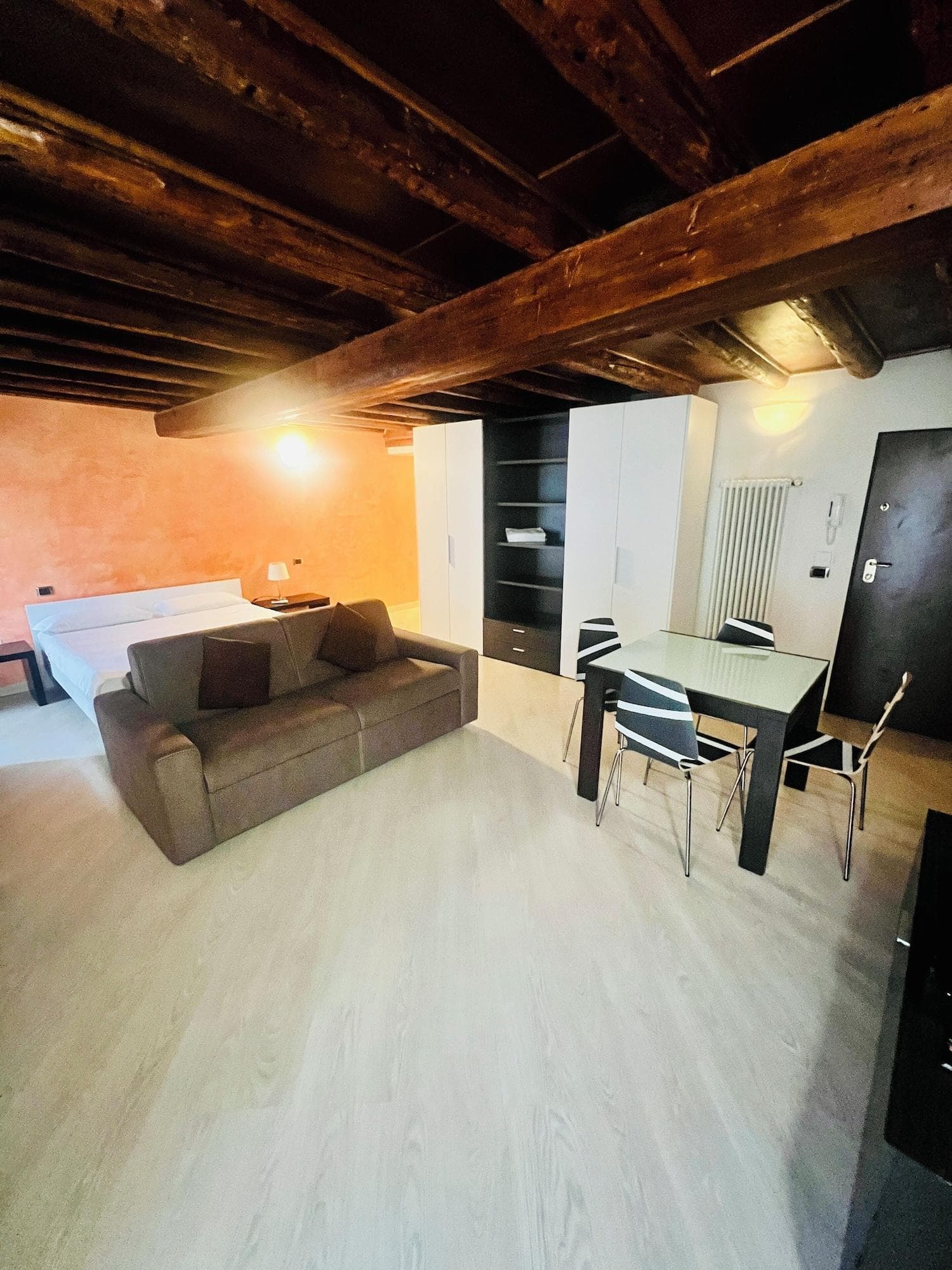 Room Verona Ai Duchi, Room