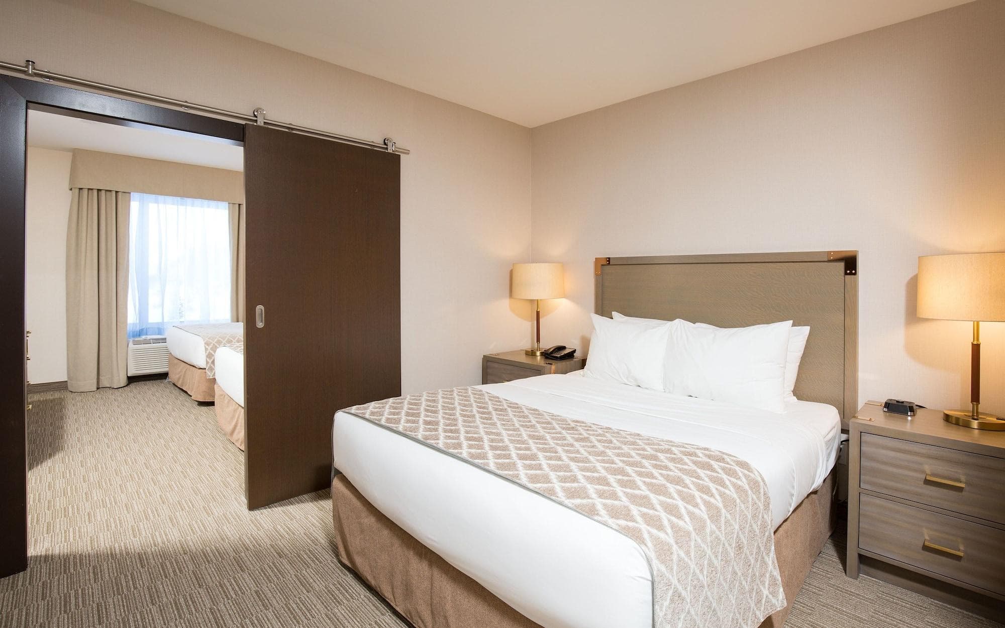 Pomeroy Inn & Suites Prince George, Room