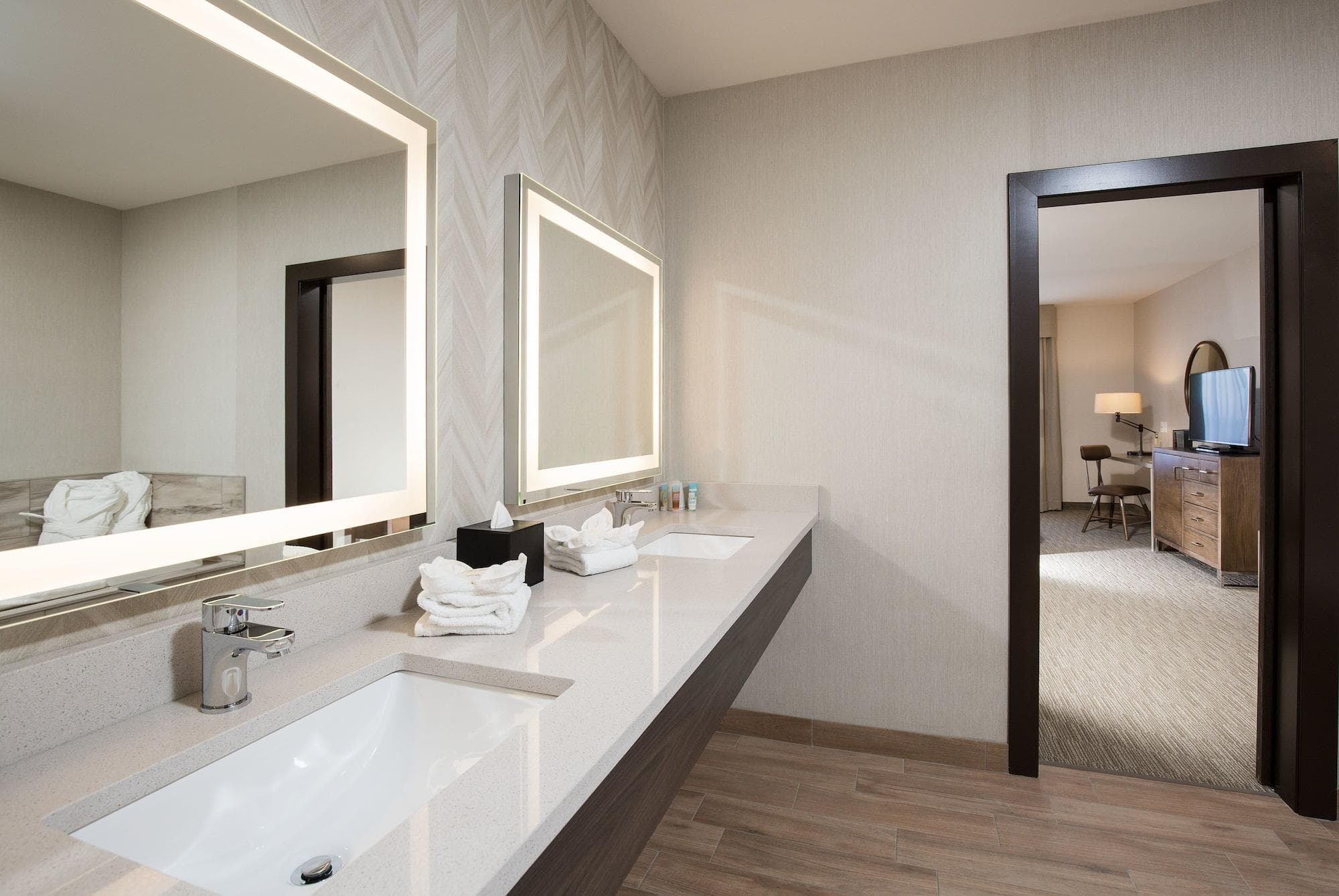 Pomeroy Inn & Suites Prince George, Room