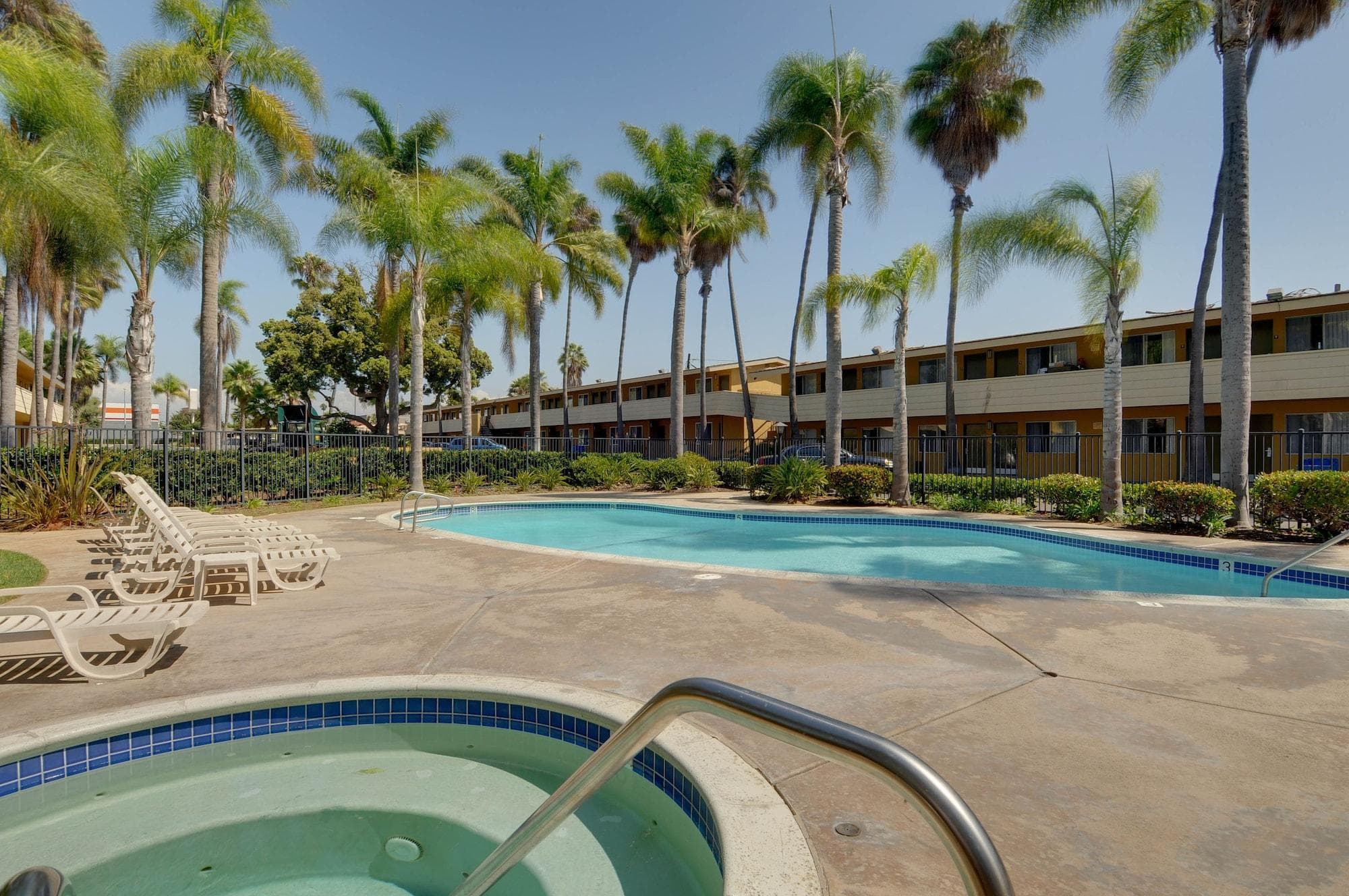 Hotel Palmeras, Sports and Entertainment