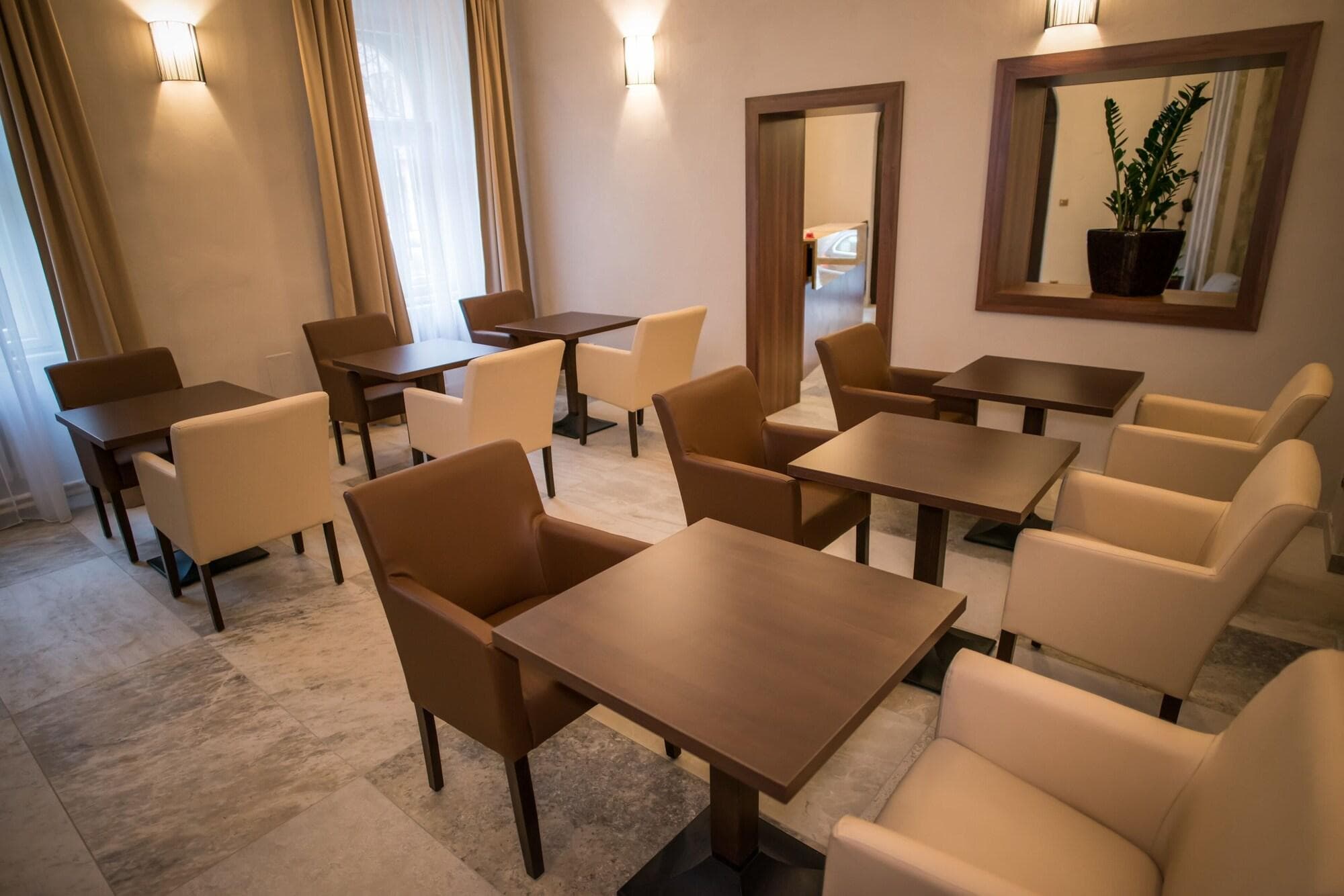 Hotel City Bell, Bar