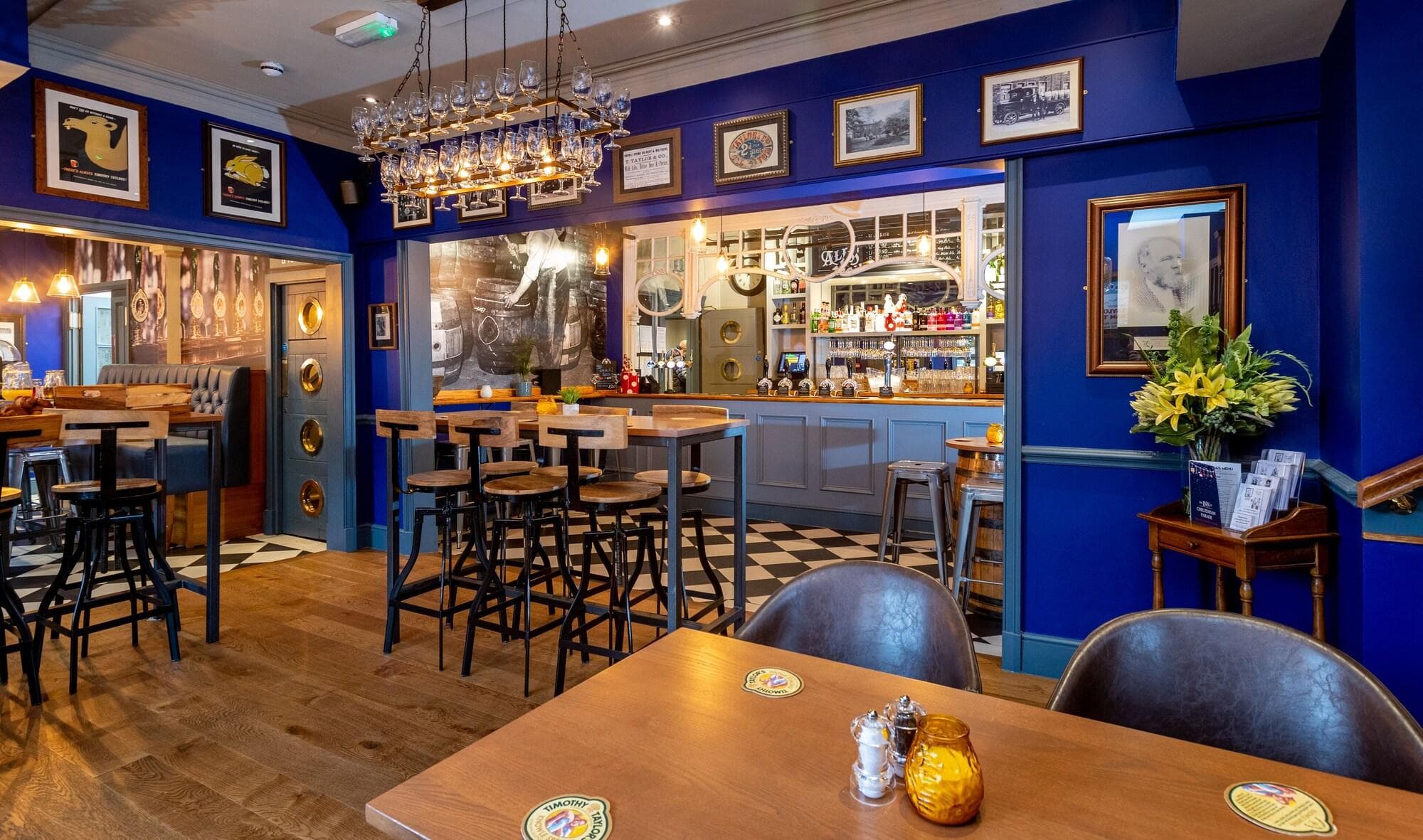 Inn At Cheltenham Parade, Bar