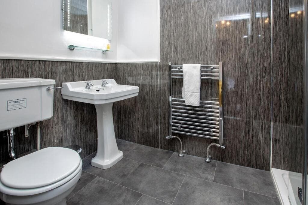 Inn At Cheltenham Parade, Room