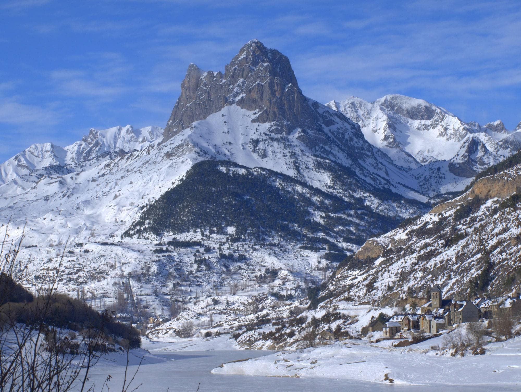 Hotel Valle De Izas, General view