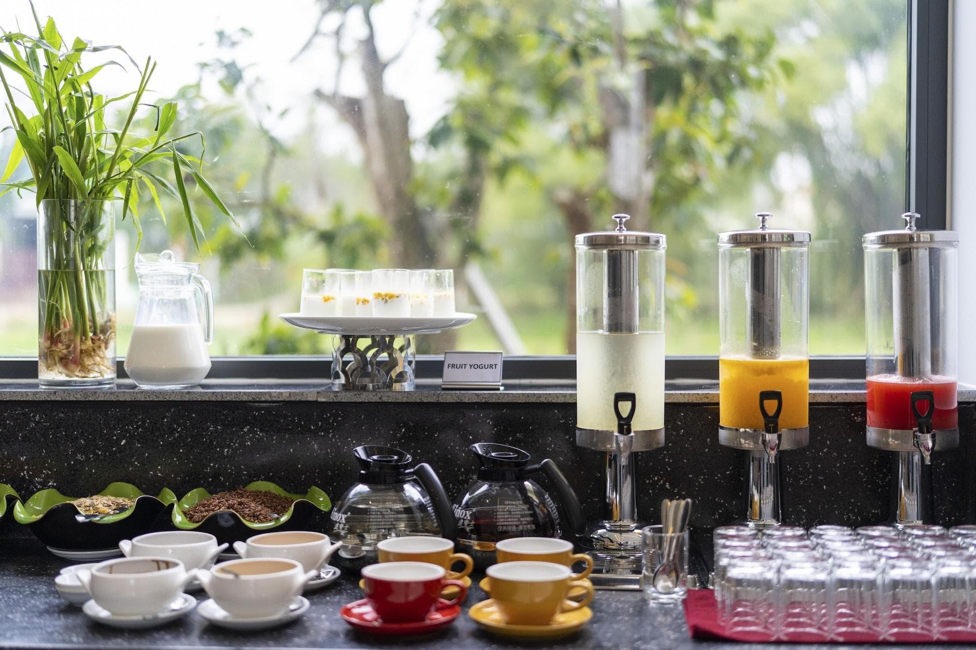 Eco Lux Riverside Hotel, Restaurant