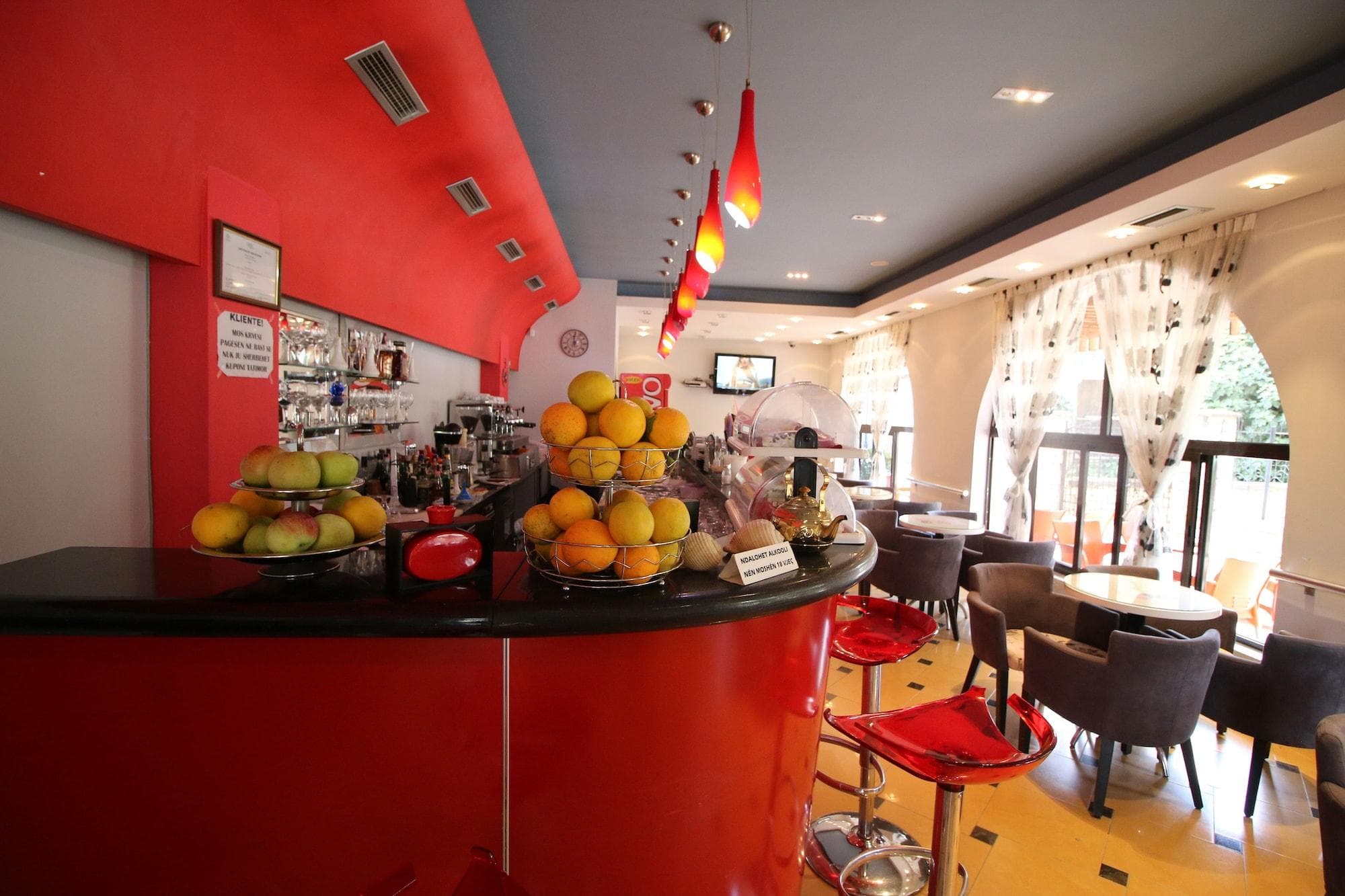 Hotel Orestiada, Bar