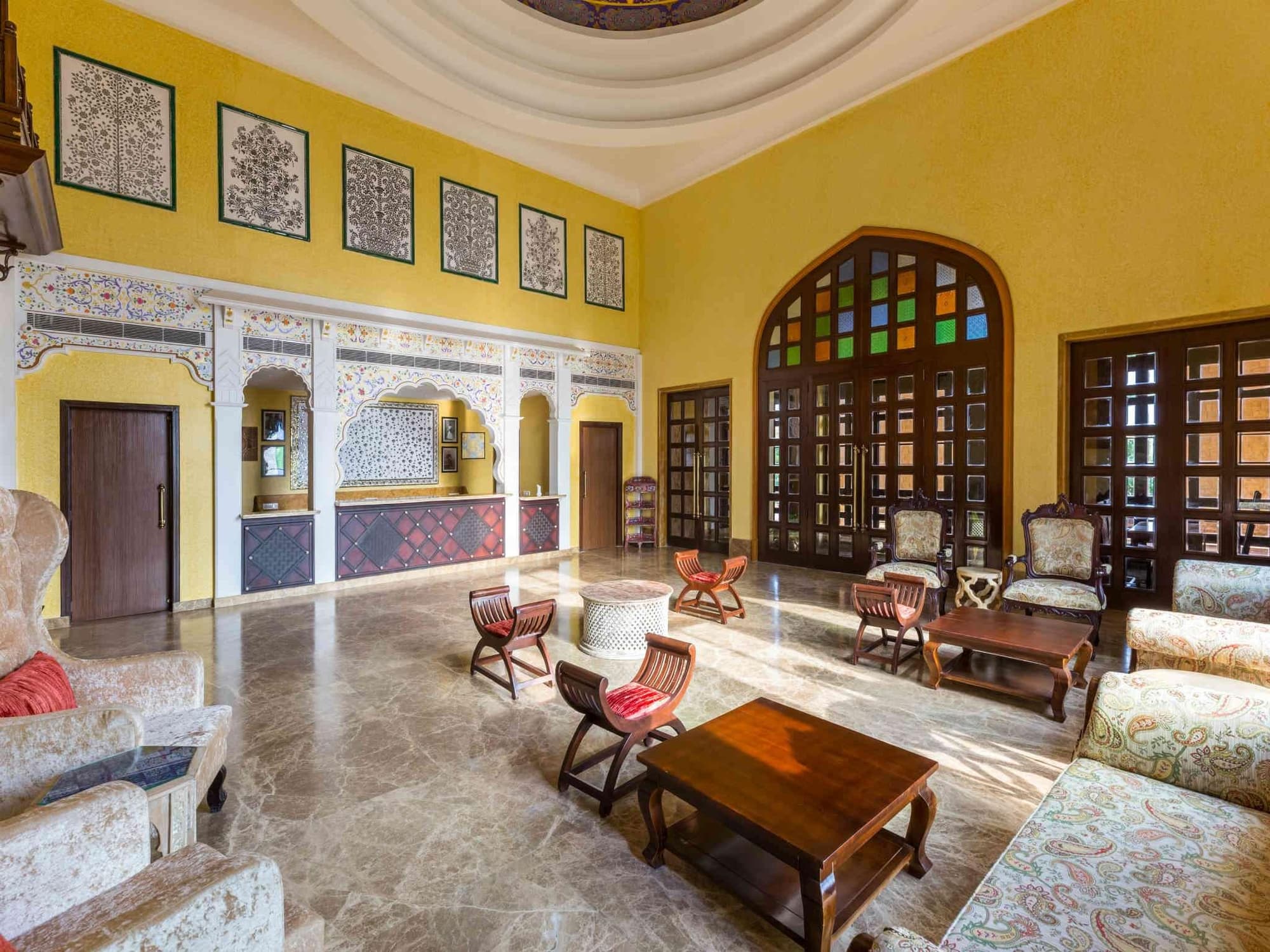 Sairafort Sarovar Portico, Lobby
