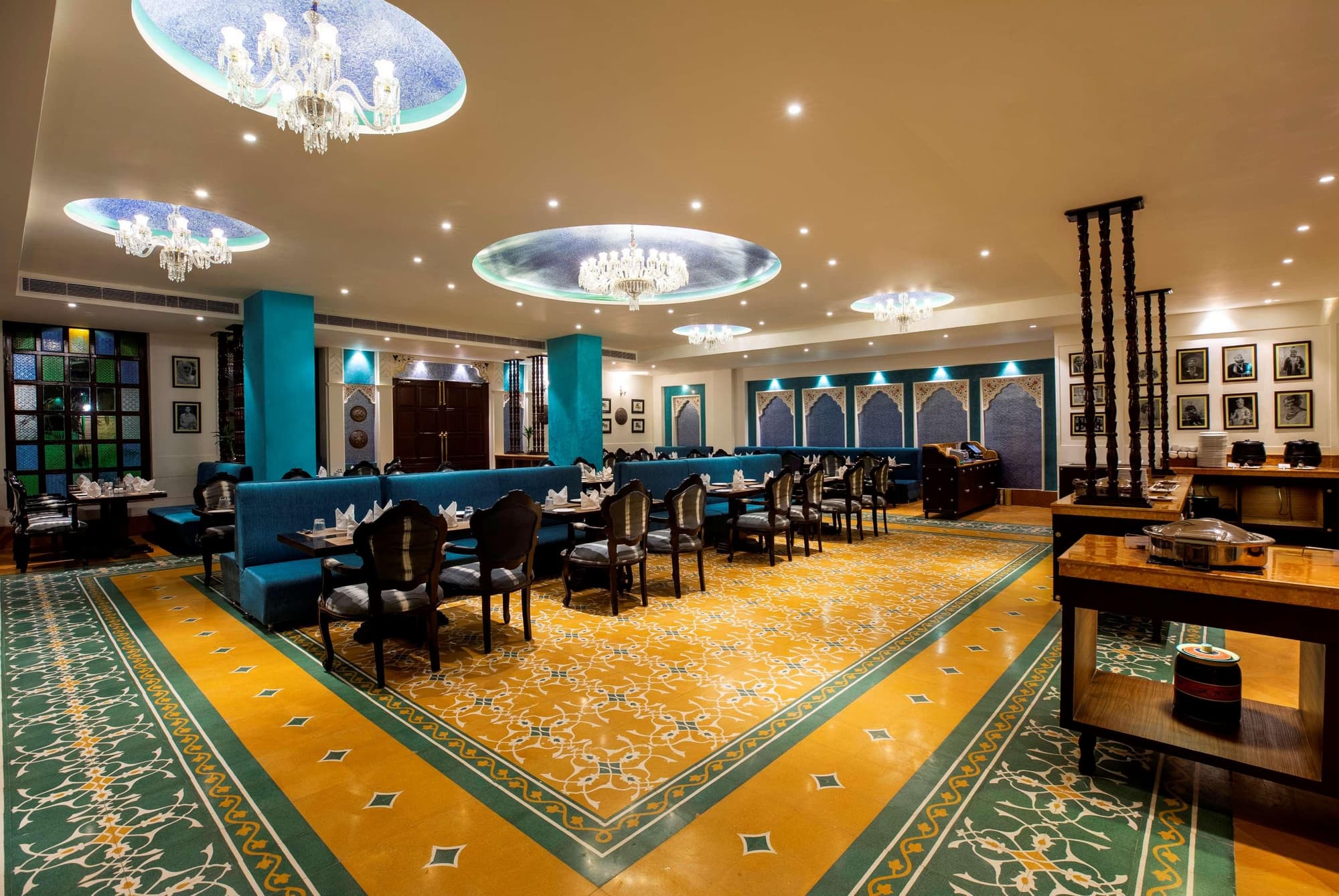 Sairafort Sarovar Portico, Restaurant