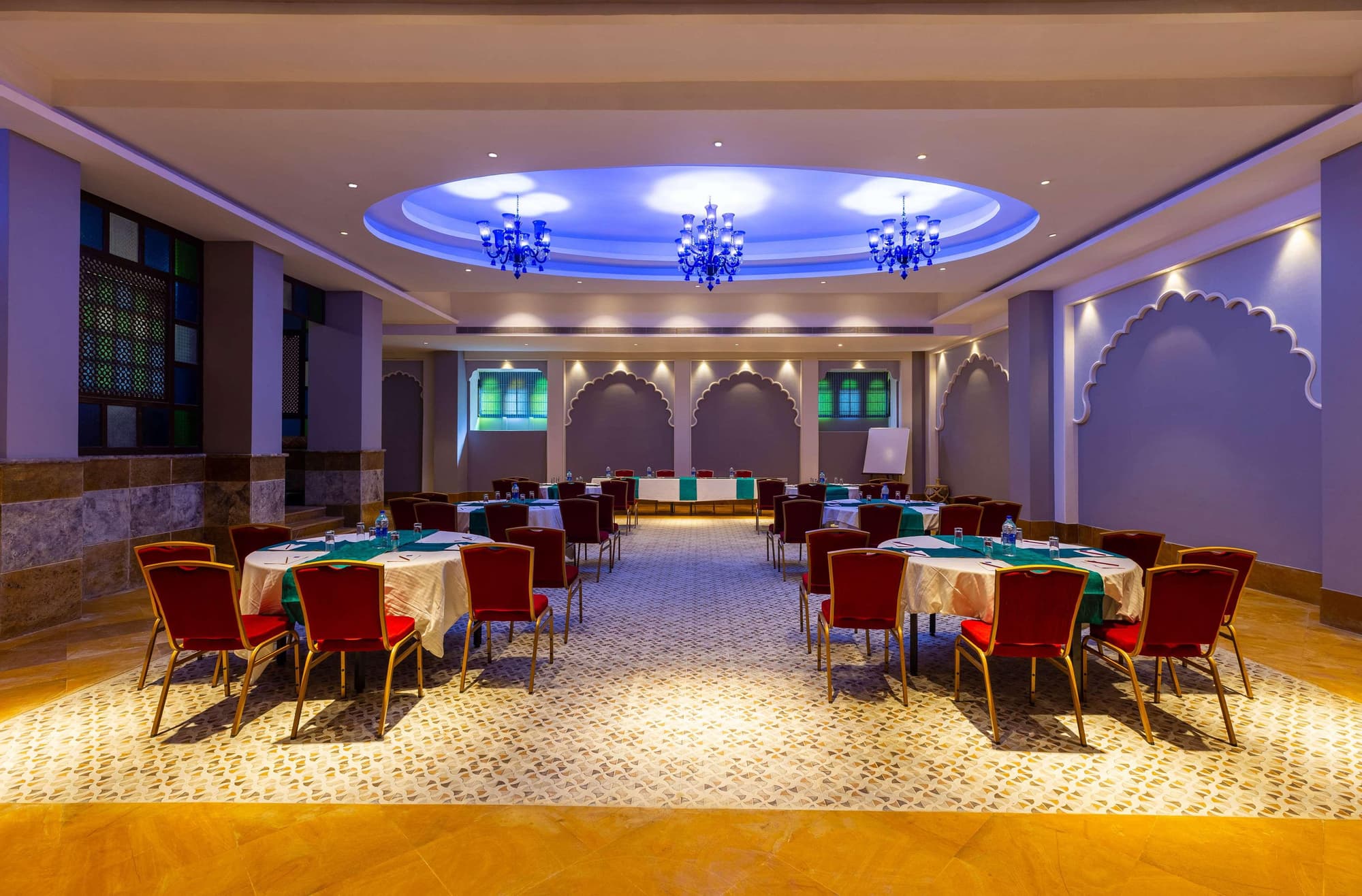 Sairafort Sarovar Portico, Restaurant