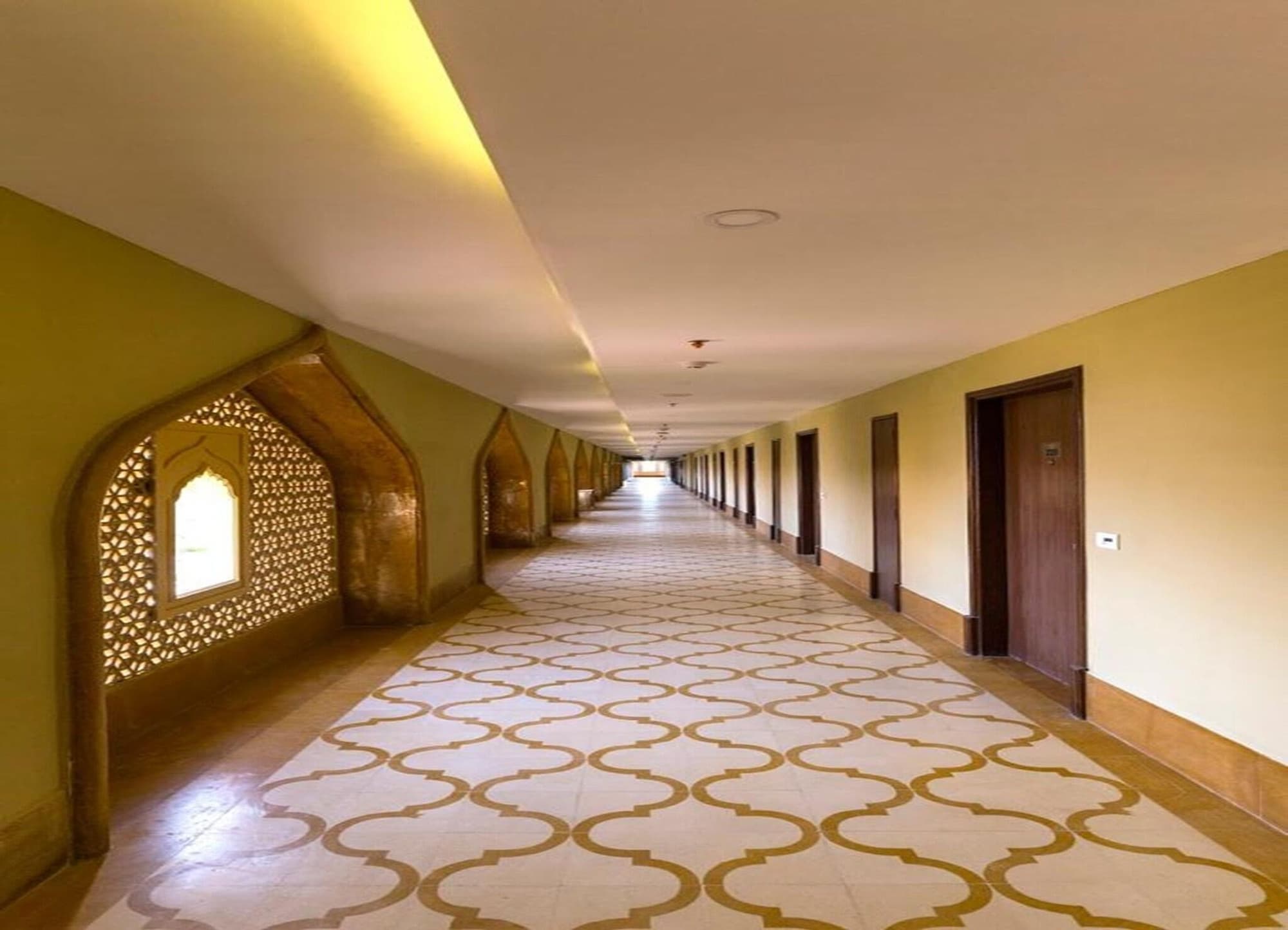 Sairafort Sarovar Portico, Lobby