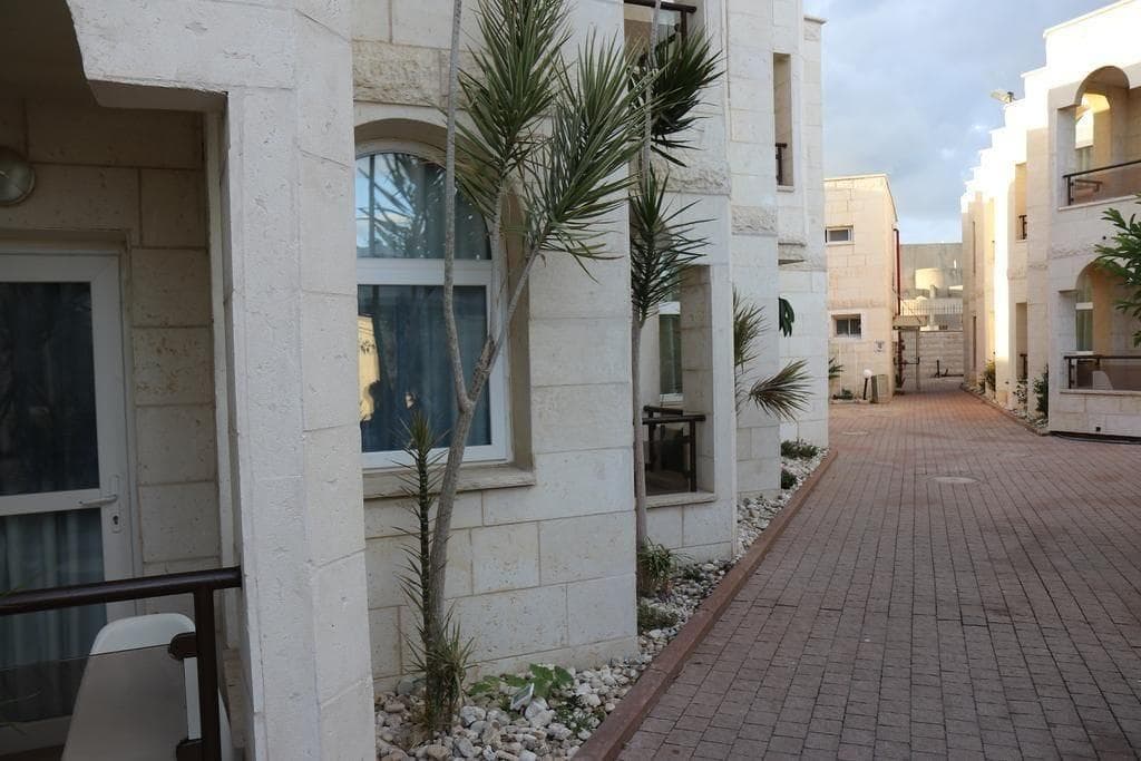 Acco Beach Hotel, General view