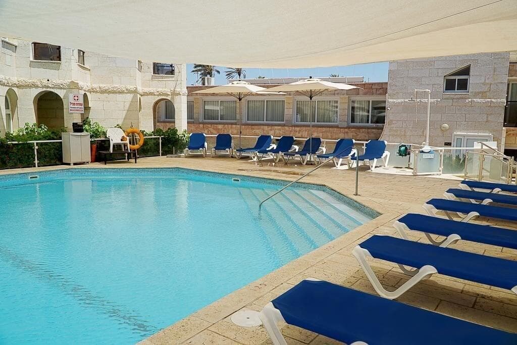 Acco Beach Hotel, Sports and Entertainment