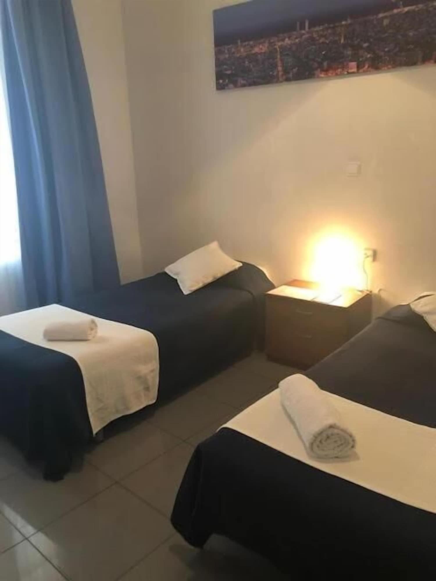 Hostal Parisien, Room