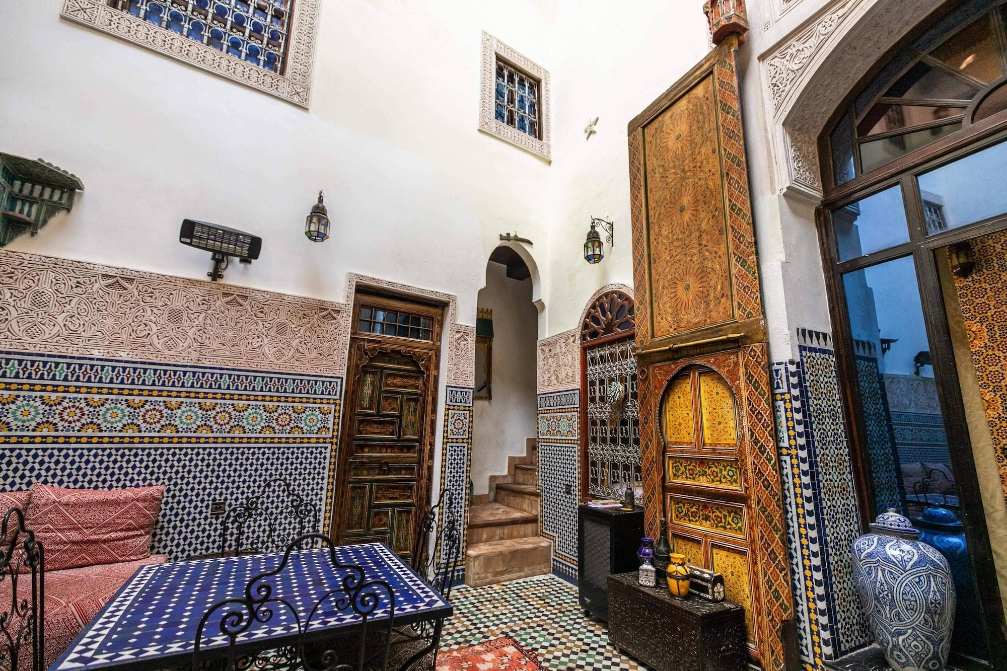Riad Fes Aicha, Conferences