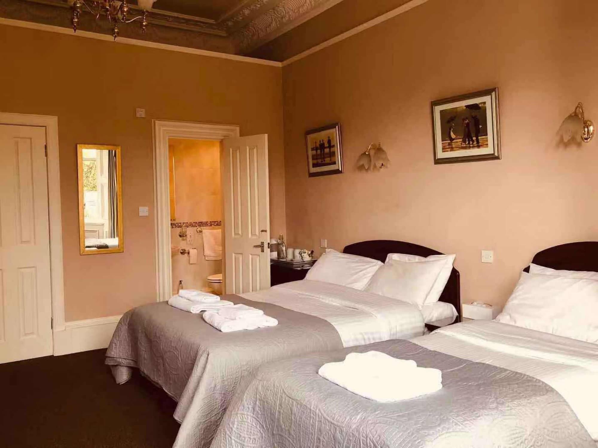 Allison House 16 Guesthouse, Room