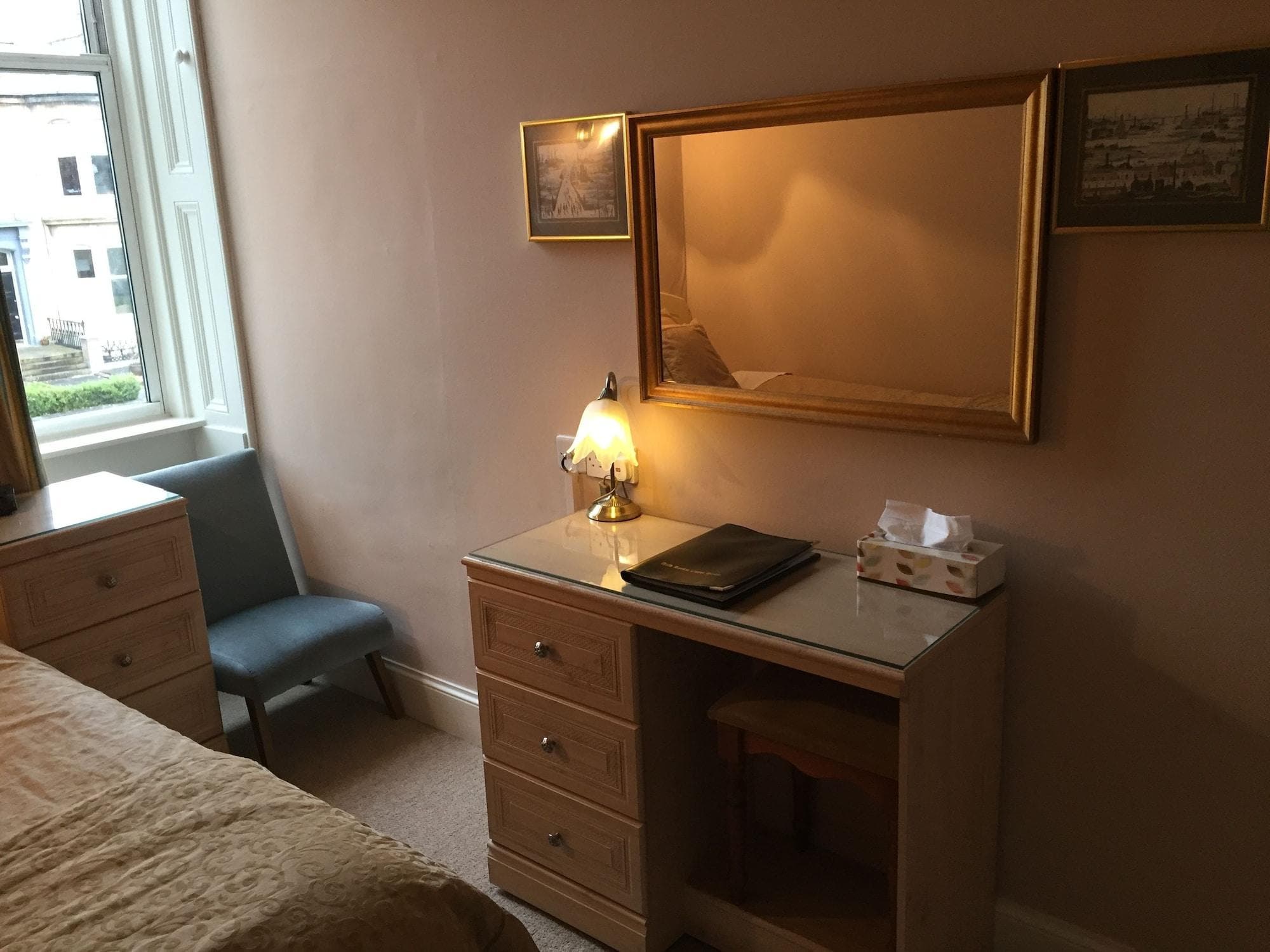 Allison House 16 Guesthouse, Room