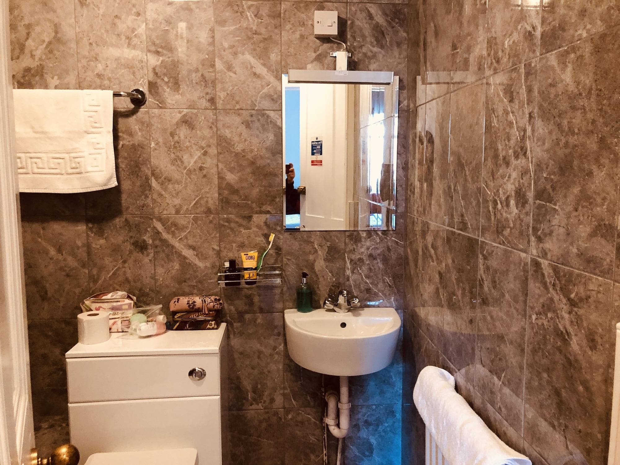 Allison House 16 Guesthouse, Room