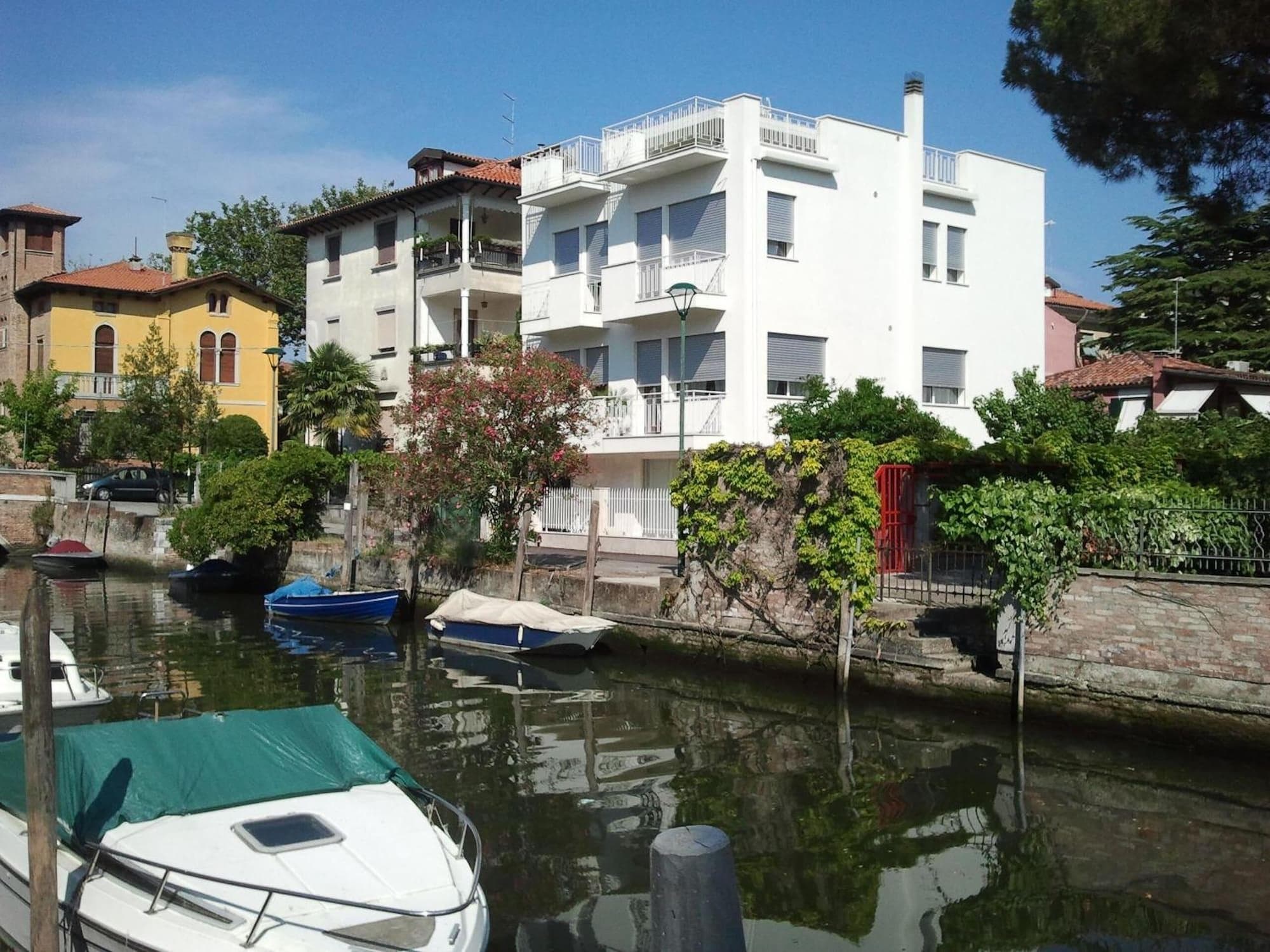 Villa Venice Movie, General view