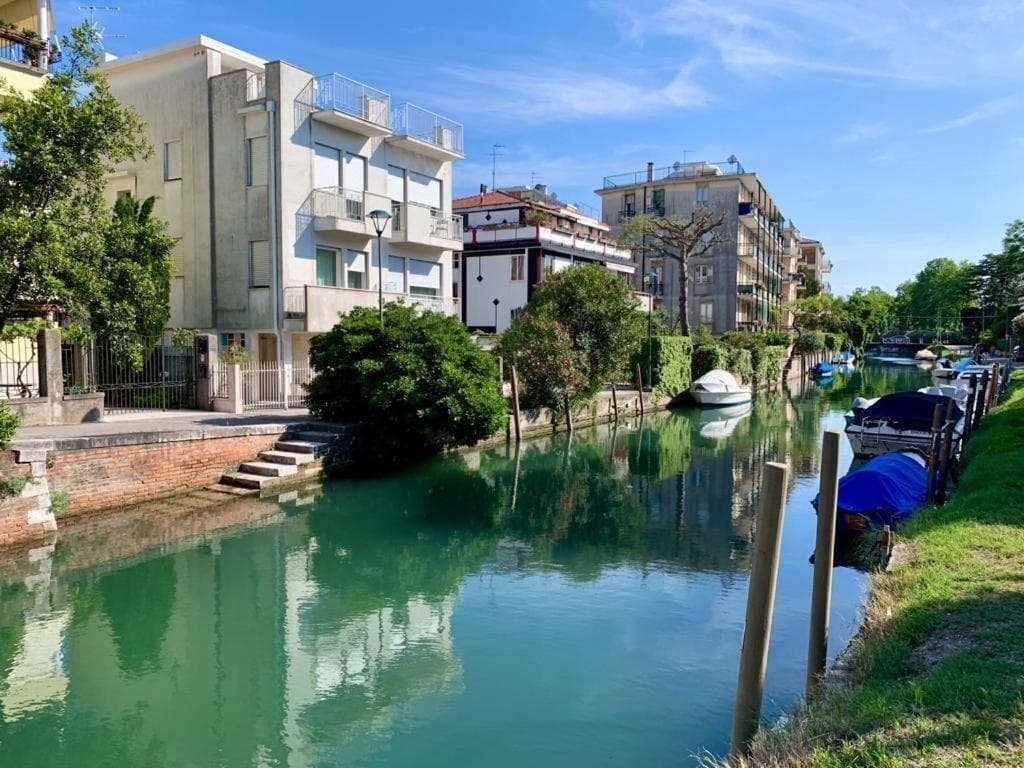 Villa Venice Movie, General view