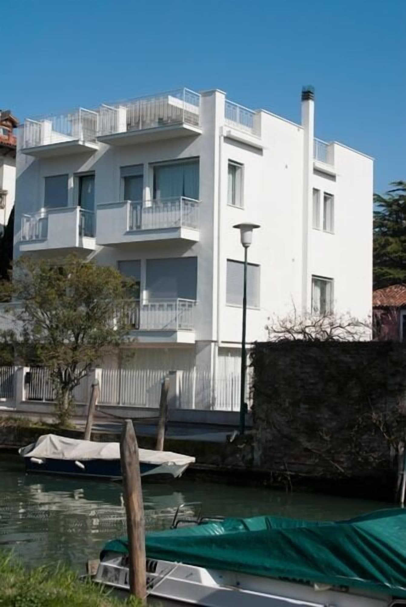 Villa Venice Movie, General view