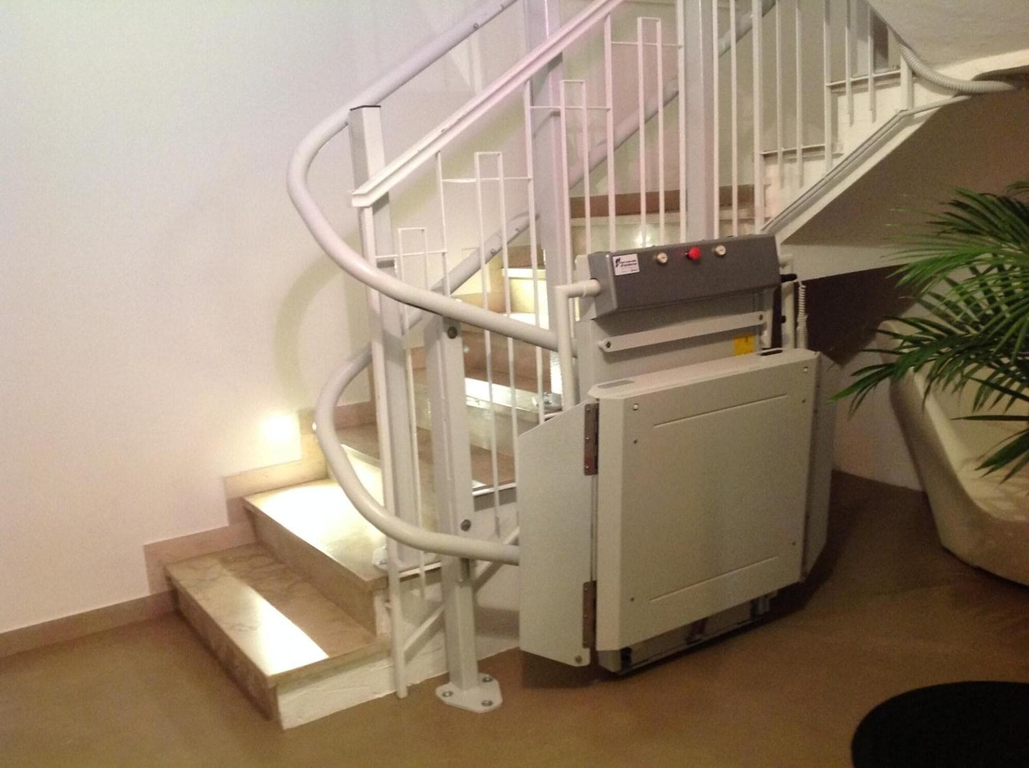 Villa Venice Movie, Lobby