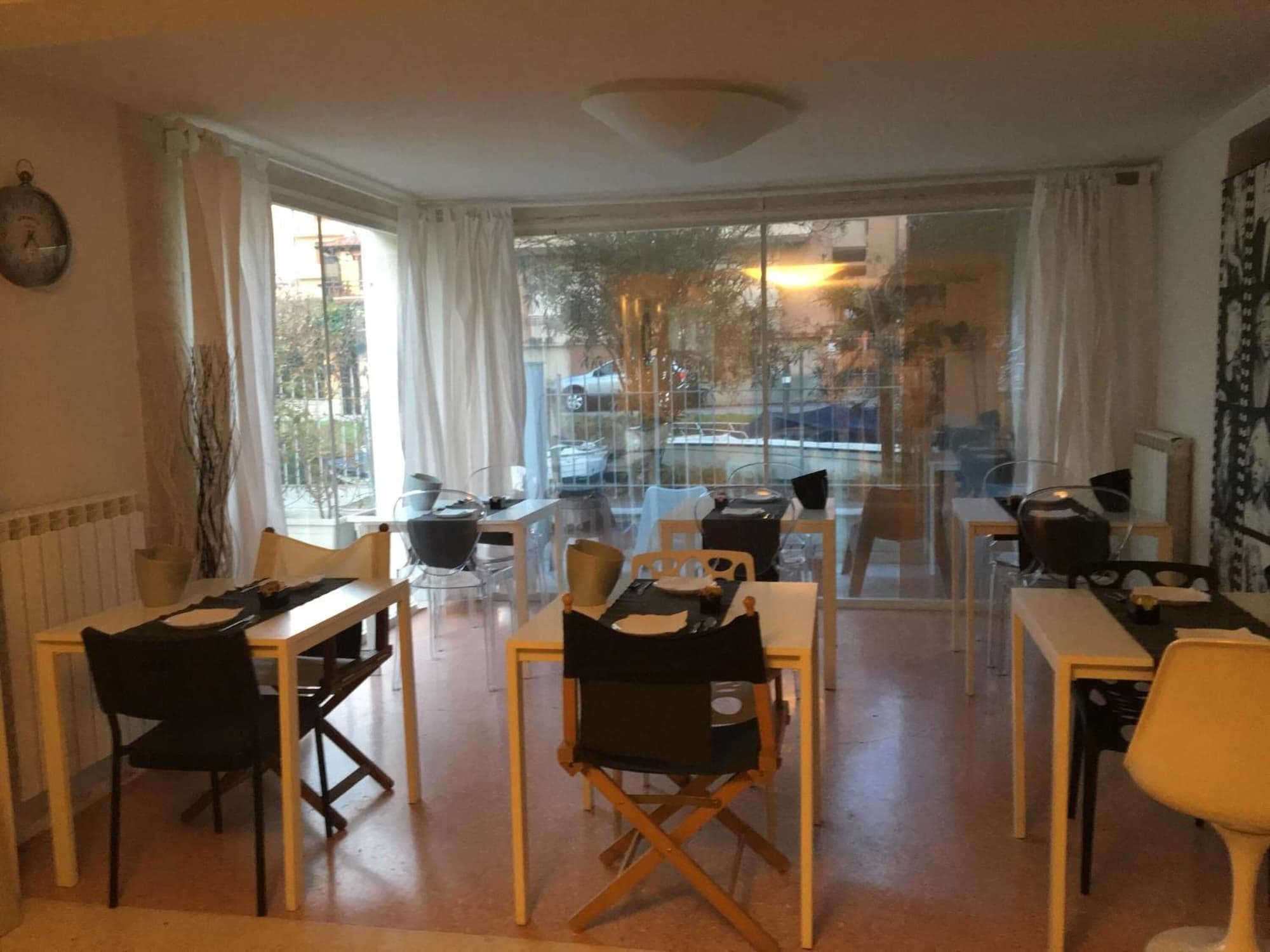 Villa Venice Movie, Restaurant