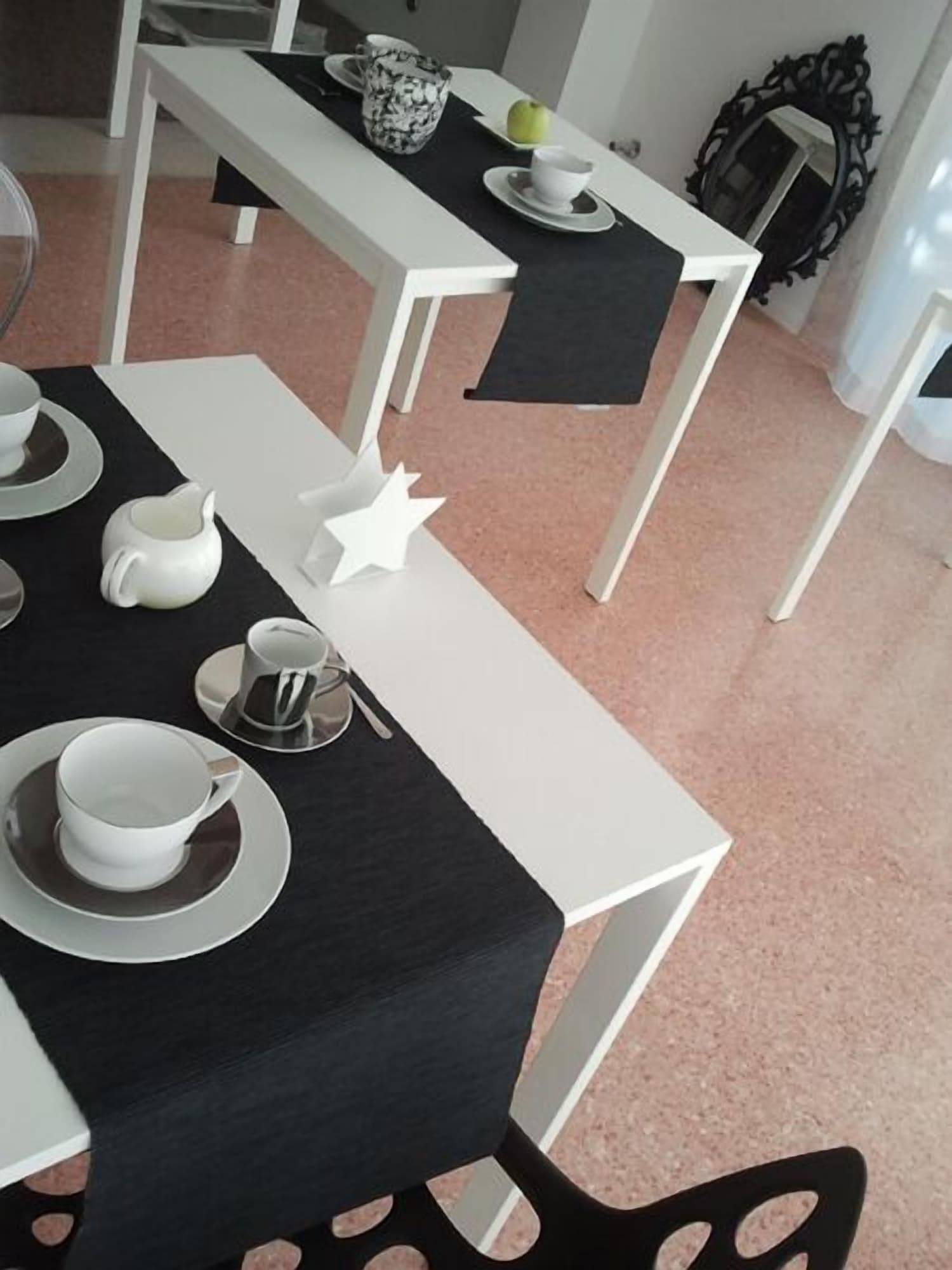 Villa Venice Movie, Restaurant